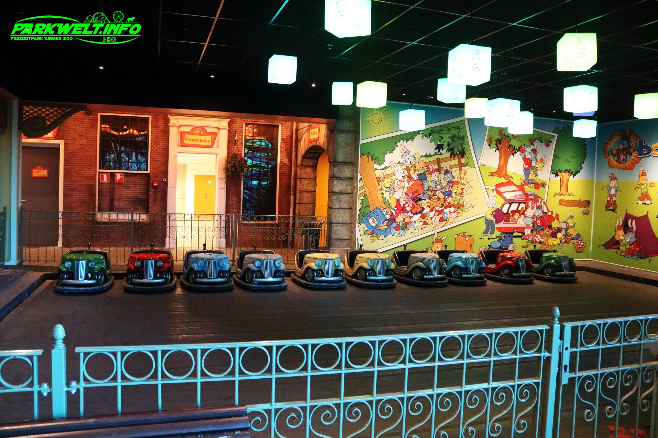 Botsautos De Autoscooter Kinder Plopsa Indoor Coevorden Freizeitpark Themepark Niederlande holland Achterbahn Coaster Attraktionen Fahrgeschäft Center Parcs Huttenheugte Park Plan Map Guide Flyer Info Fahrgeschäfte