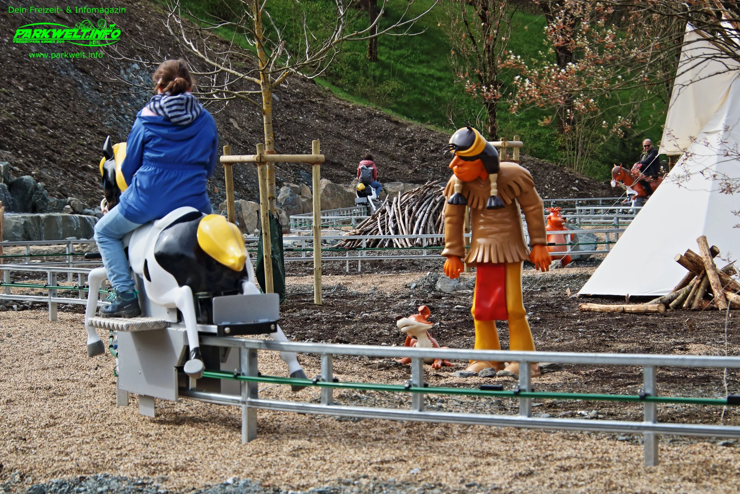 kleiner donners wilder ritt yakari Fort Fun Abenteuerland Freizeitpark Bestwig Wasserfall Themepark