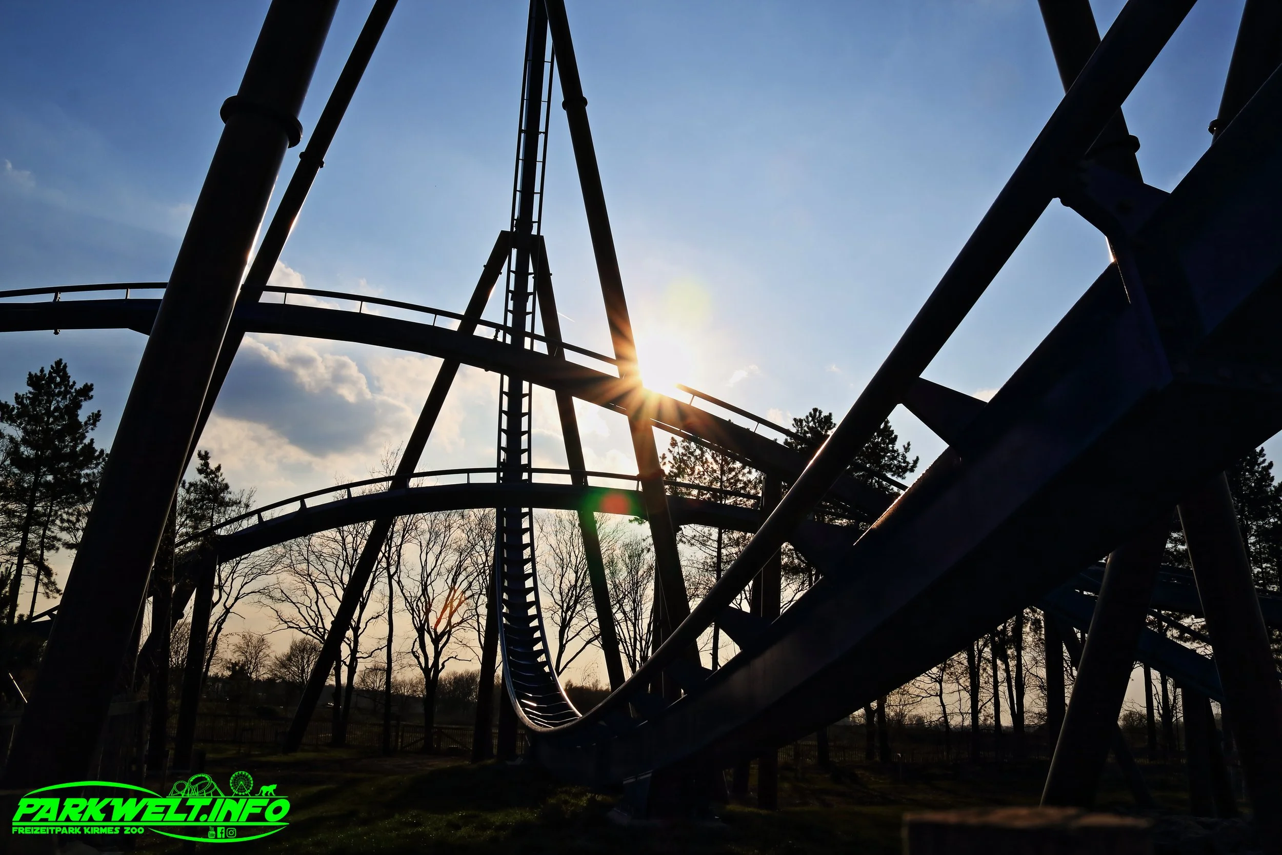 Attractiepark Toverland Freizeitpark Themepark Attraktionen Fahrgeschäfte Achterbahn Rollercoaster guide Map Park Plan Sevenum Niederlande Holland