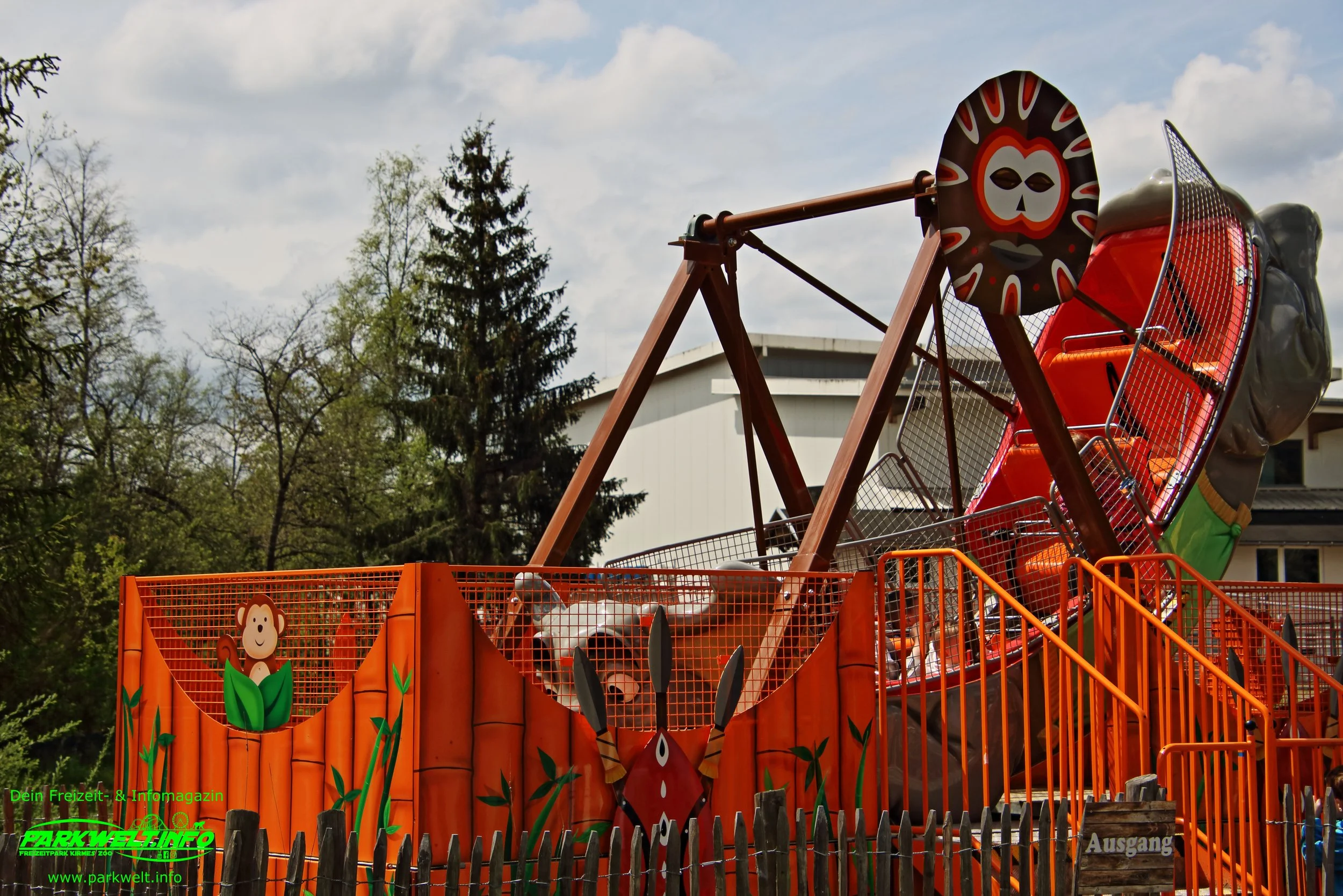 Elefantenschaukel SBF Visa Tatzmania Löffingen Freizeitpark Themepark Wildpark Baden Württemberg Attraktionen Fahrgeschäfte Achterbahn Rollercoaster Info Preise Öffnungszeiten Adresse Anfahrt Parkplatz