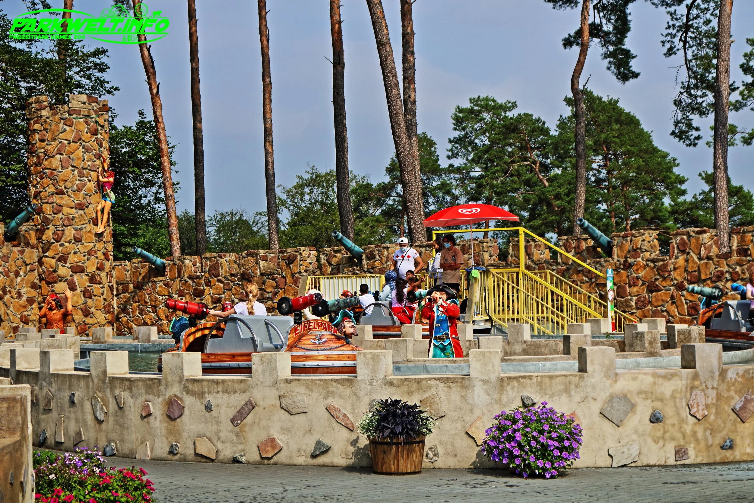 Wasserschlacht bei der Gondorfer Piratenschlacht im Eifelpark Gondorf