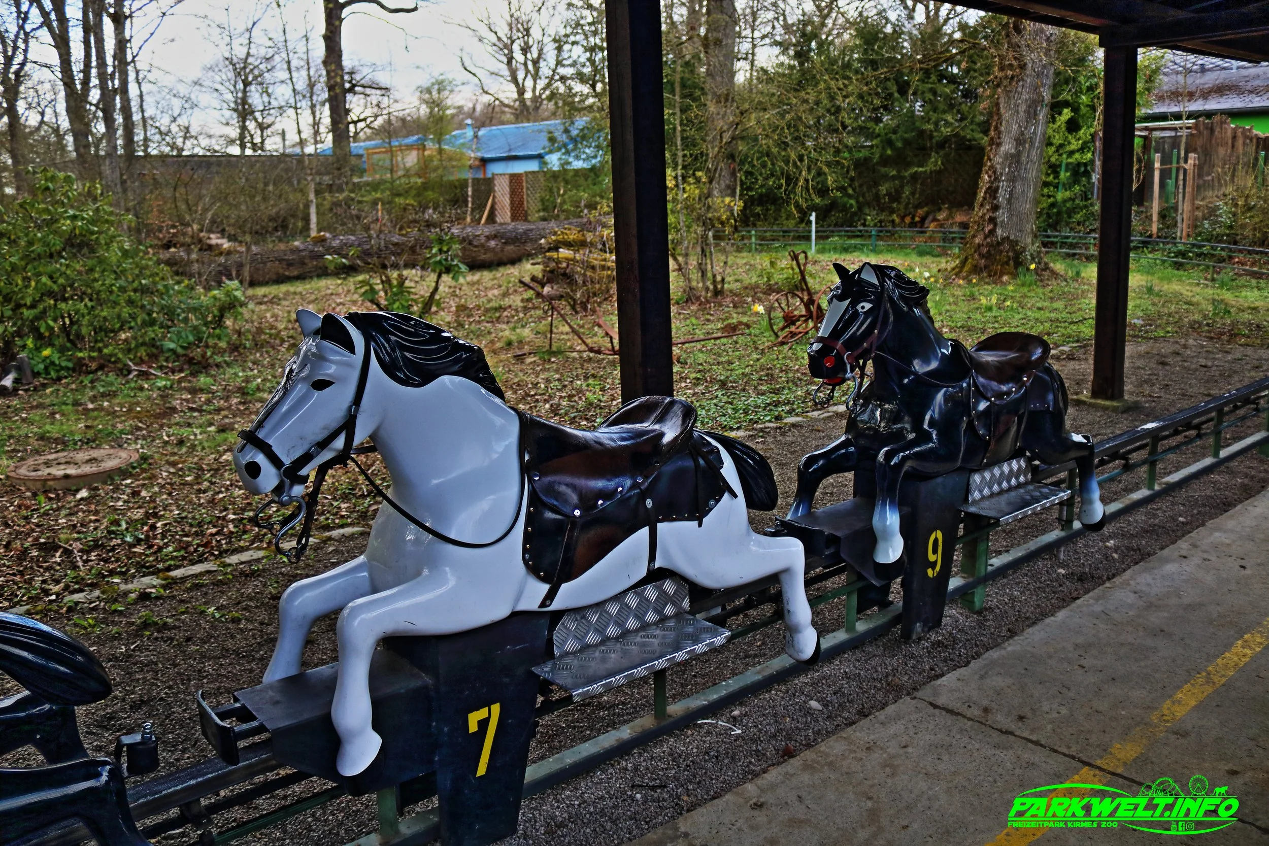 Ponny Express Reitbahn Metallbau Emmeln Parc Merveilleux Tierpark Zoo Bettembourg Luxemburg Luxembourg Freizeitpark Themepark Größter Tropenhaus Ausflugsziel Familie Kinder Attraktionen Fahrgeschäfte