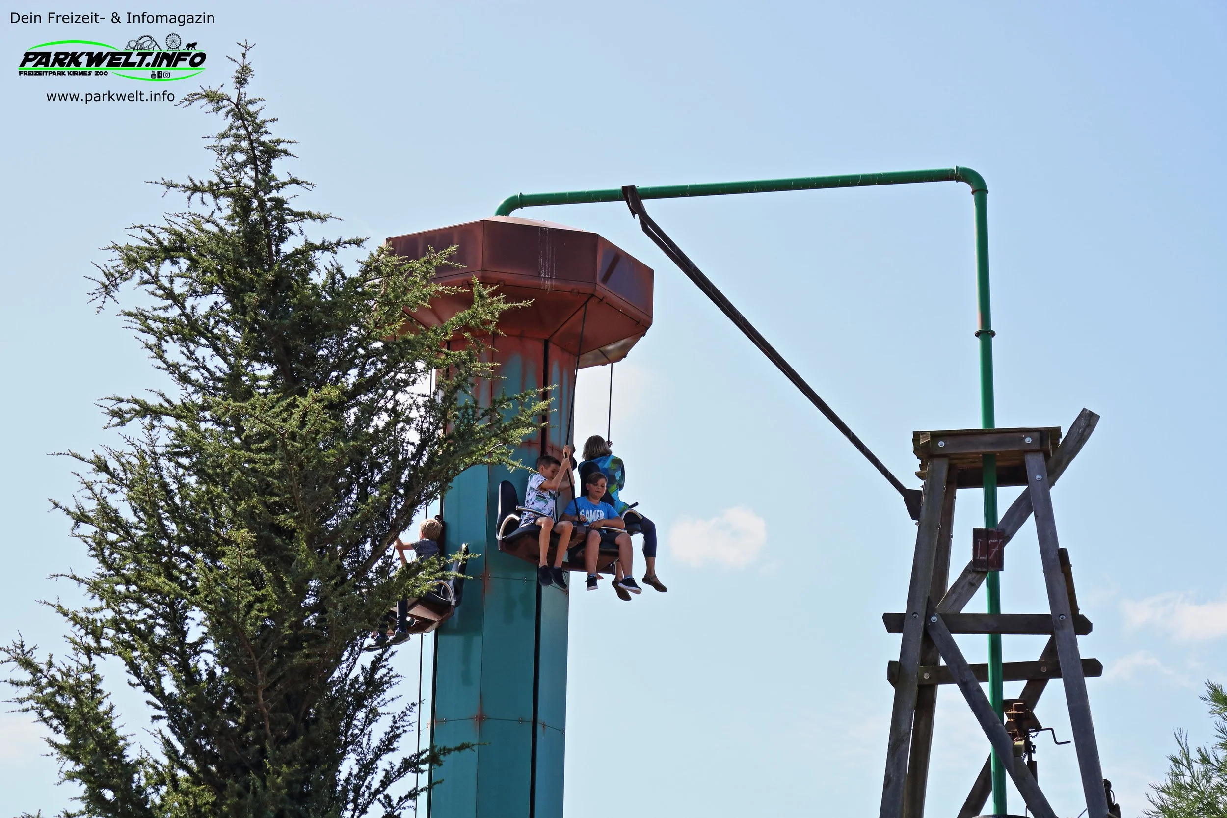 ellowstone Tower Sunkid Inno Heege Tower Jaderpark Tierpark Freizeitpark Jade Themepark Achterbahn Wasserbahn Attraktionen Info News Park Plan Map Guide Adresse Fahrgeschäfte Tiere