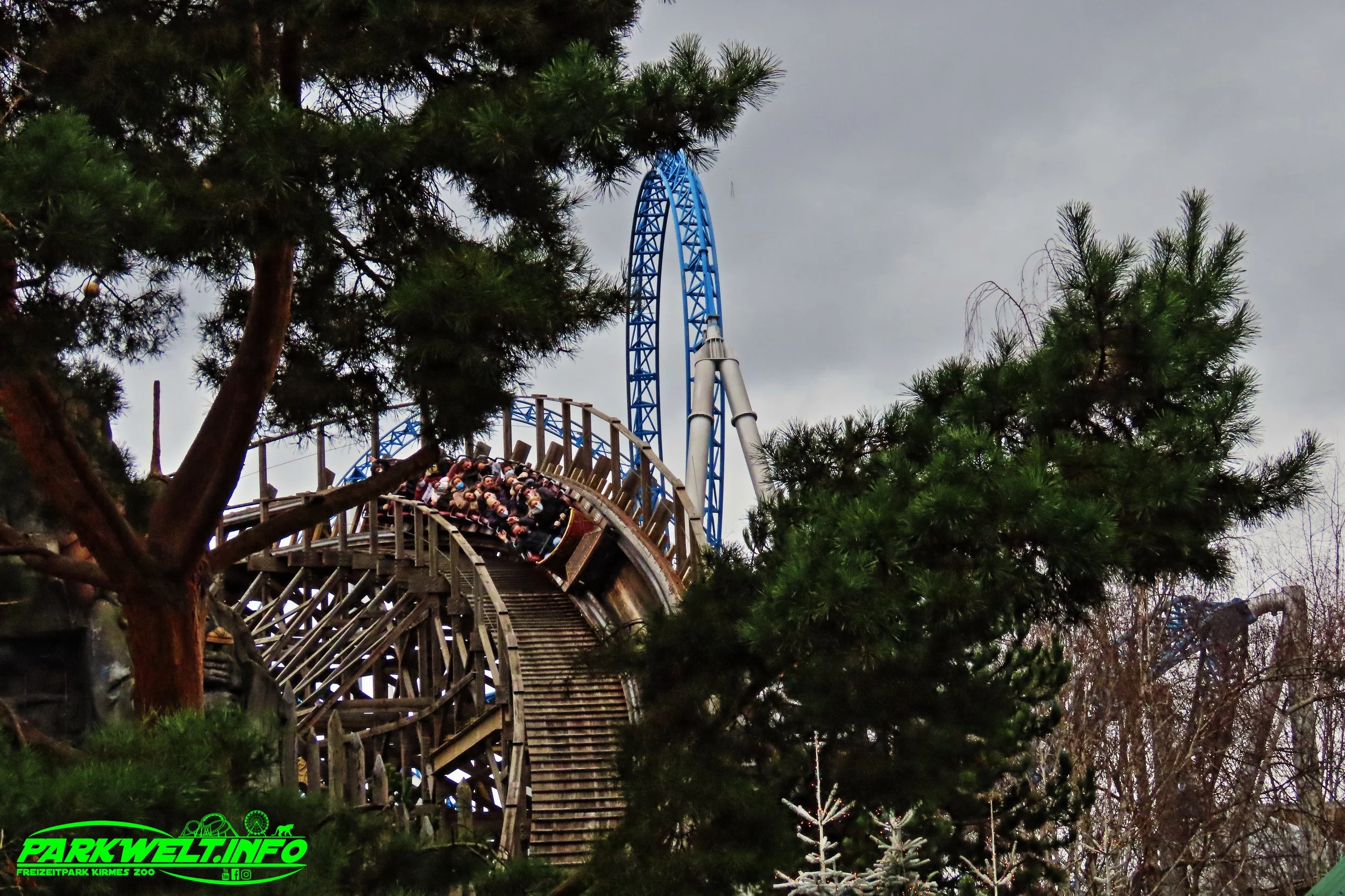 Wodan Timburcoaster Holzachterbahn GCI Holz Europa Park Rust Attraktionen Fahrgeschäfte Achterbahn Info Anfahrt Preise Guide Park Plan Map Rulantica Freizeit Coaster Bilder Galerie Veranstaltungen Übernachtung Information
