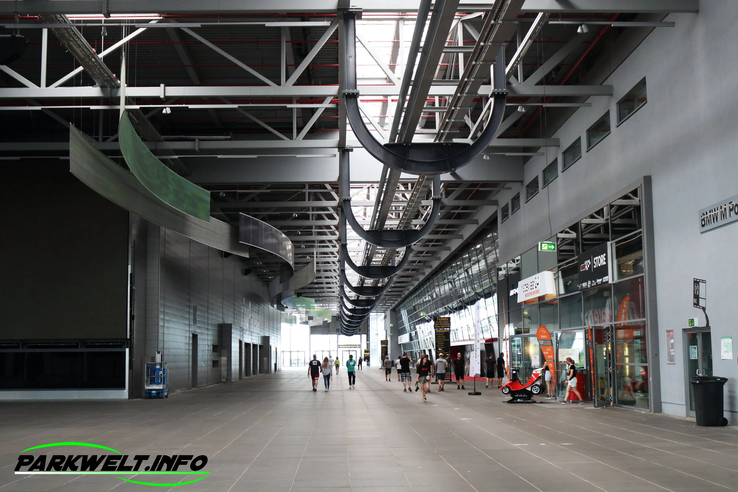 Ring Werk Nürburgring Nürburg Rennstrecke Eifeldorf Grüne Hölle Eifel Stadel Rennstrecke Freizeitpark Rheinland Pfalz Ring Racer Achterbahn Coaster
