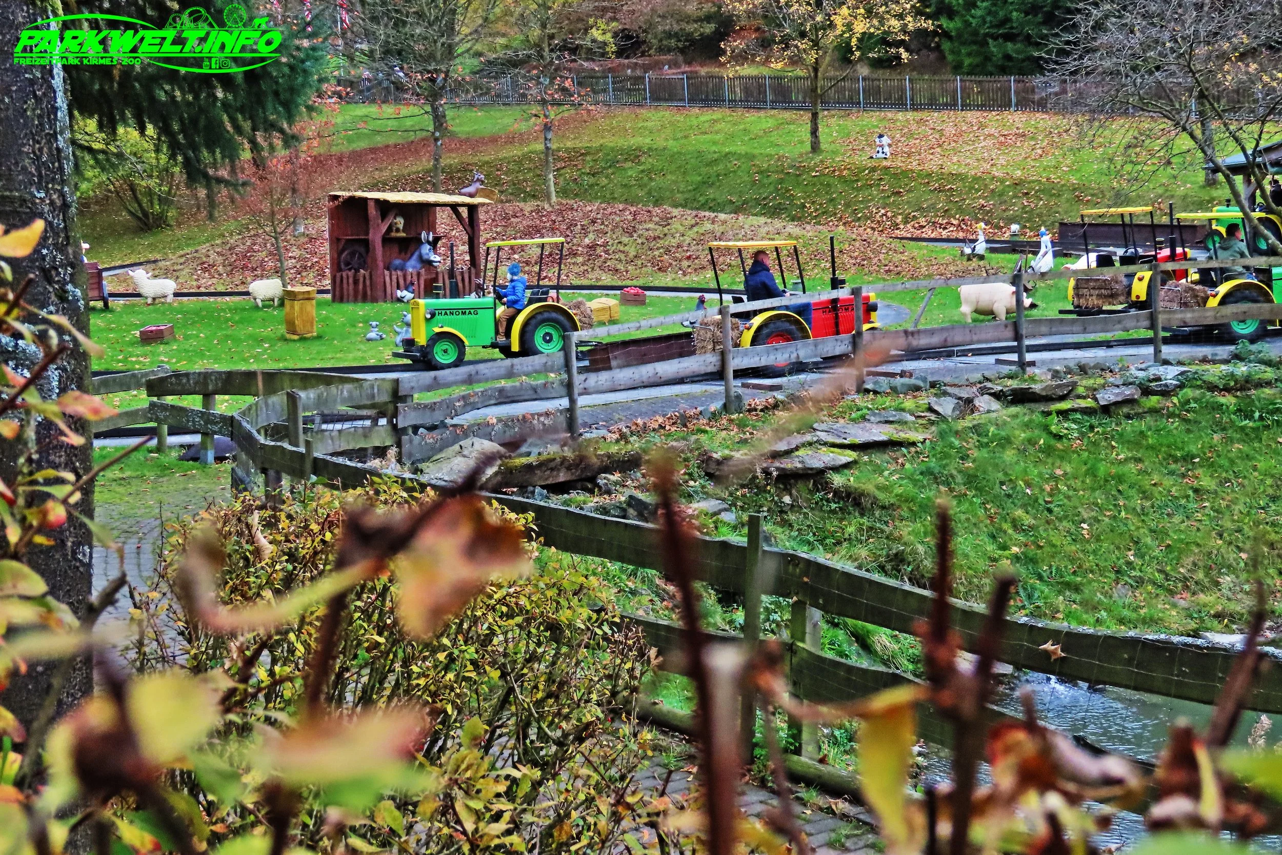Old McDonalds FAB Traktor fahrt Fun Trac Fort Fun Abenteuerland Freizeitpark Attraktion