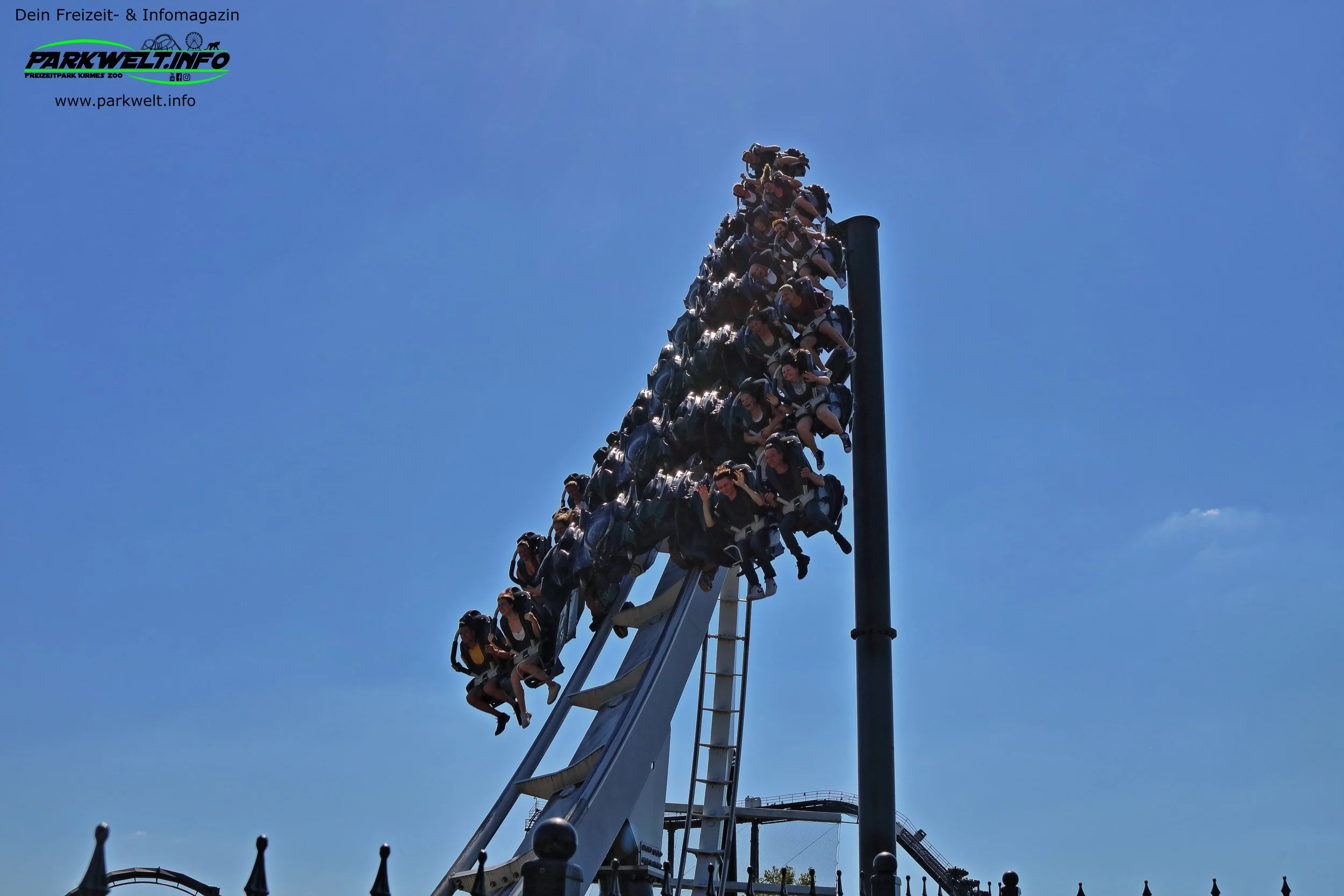 Flug der Dämonen Wing Coaster Bolliger Mabillard Rollercoaster Heide Park Resort Soltau Niedersachsen Freizeitpark Themepark Colossos Achterbahn Attraktionen Park Plan Adresse Infos Bilder Show