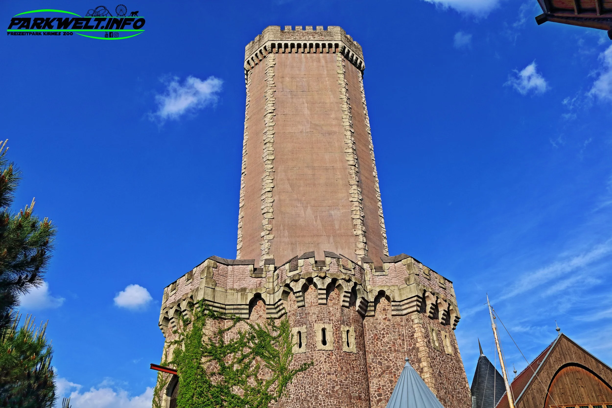 Mystery Castle Free Fall Tower Phantasialand Brühl Freizeitpark Attraktion