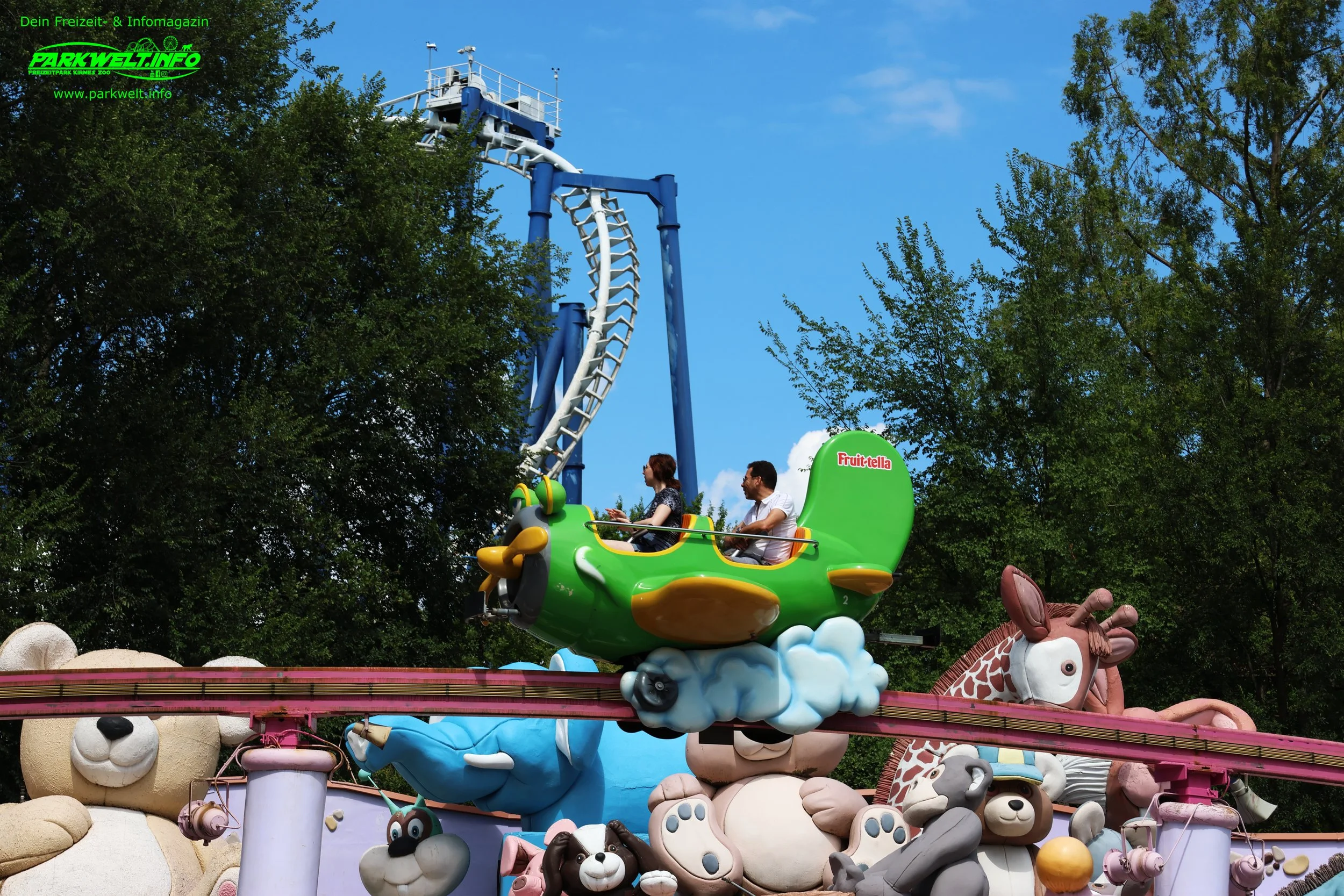 Volaplano im Gardaland Resort – Flug mit der Hochbahn über das Fantasy Kingdom