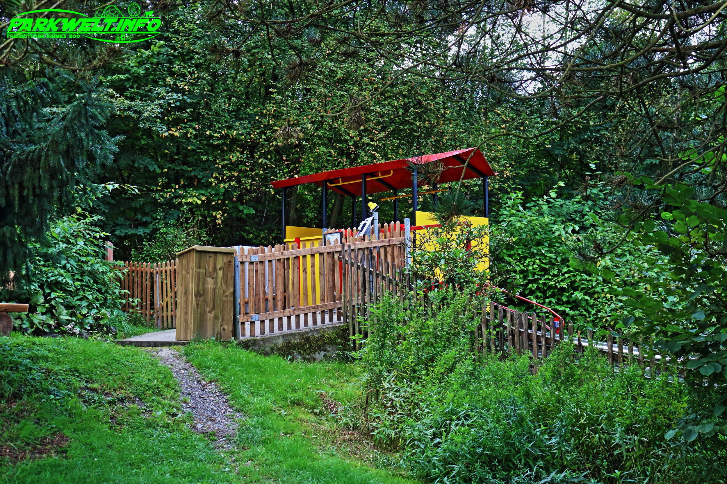 Affen und Vogelpark Eckenhagen Tierpark Wildpark Zoo Nordrhein Westfalen Zoo Wildpark Park Plan Info Anfahrt Bilder Fotos Attraktionen Fahrgeschäfte Vögel Affe 