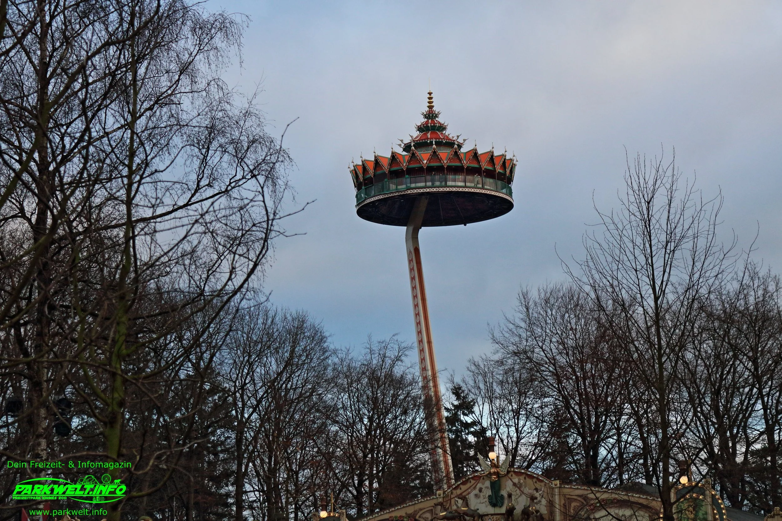 Pagode Ride Trade Intamin Flying Island Aussichtsturm Efteling Achterbahn Rollercoaster Attraktionen Adresse Coaster Märchen Freizeitpark Themepark Resort Attraktionen Fahrgeschäfte Niederlande Holland Info Park Plan Map Guide Info