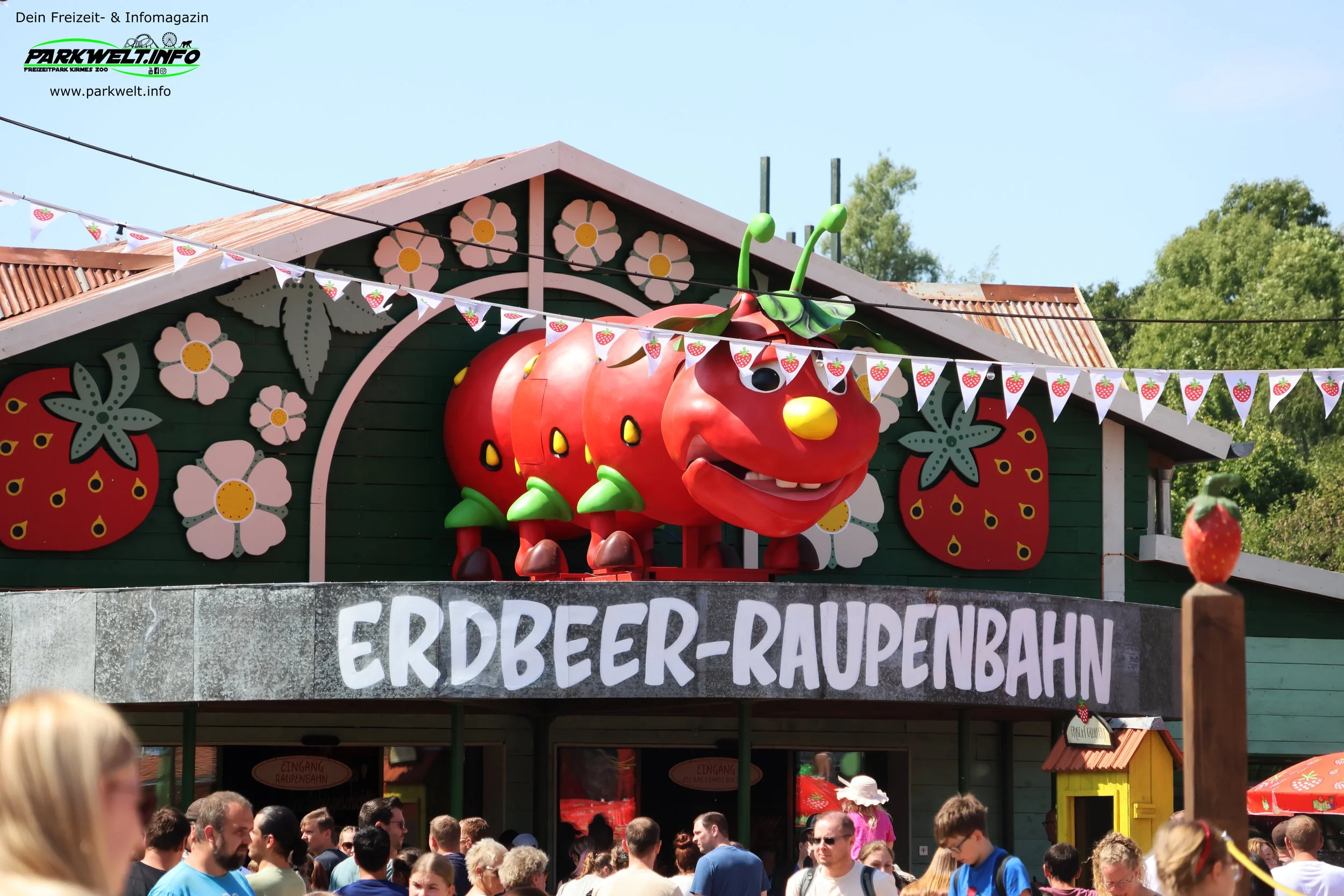Karls Erlebnis-Dorf Oberhausen ist ein familienfreundliches Ausflugsziel im Ruhrgebiet. Das Erlebnis-Dorf bietet Fahrgeschäfte, Spielmöglichkeiten, Manufakturen, Gastronomie und die bekannte Erdbeerwelt von Karls.