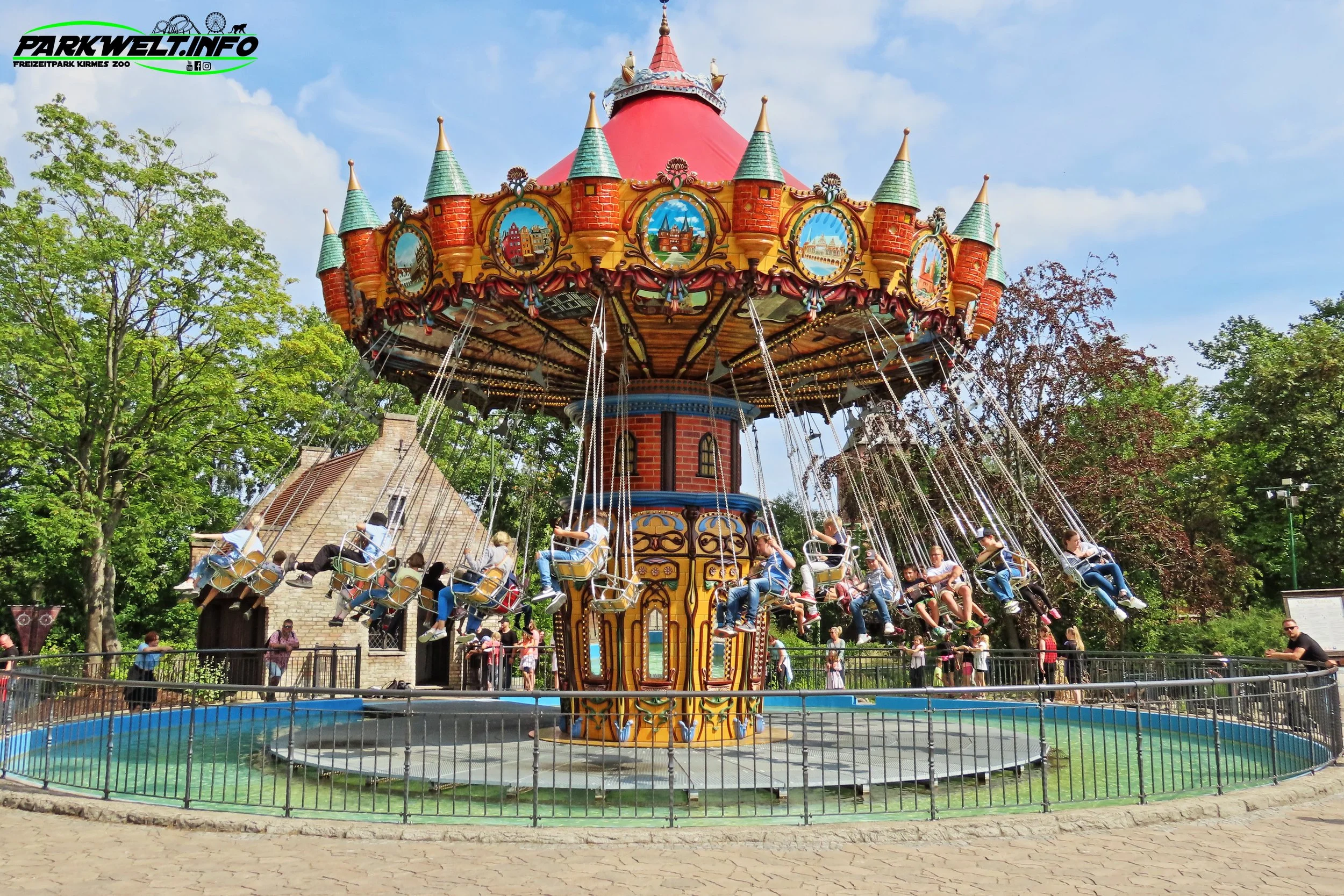 Hanse Flieger Wooddesign Kettenkarussell Ketten Karussell Hansa Park Freizeitpark Themepark Ostsee Sierksdorf Info Map Guide Attraktionen Fahrgeschäfte Park Plan Achterbahn