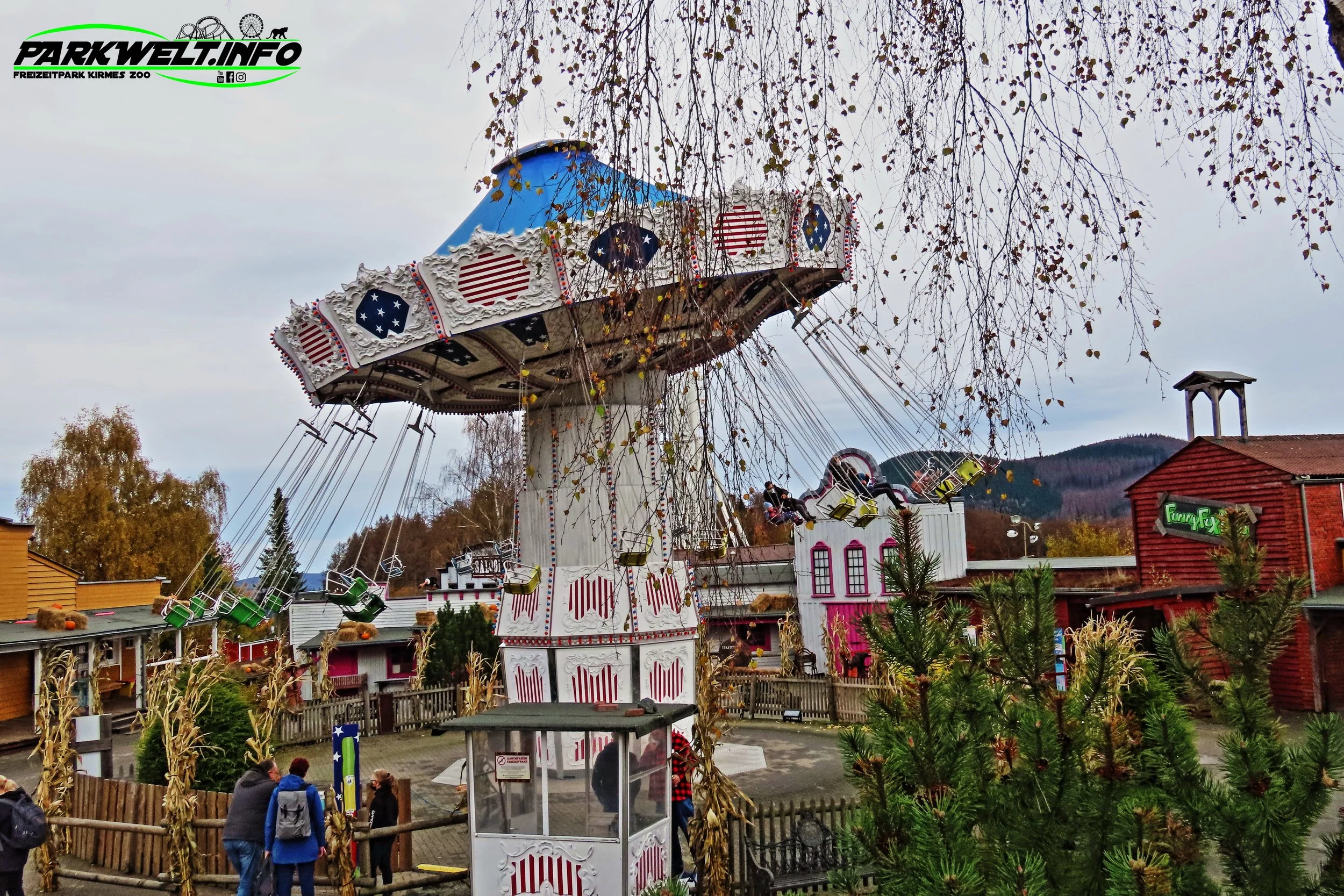 Wellenflieger Zierer Ketten Karussell Kettenkarussell Freizeitpark Fort Fun Abenteuerland