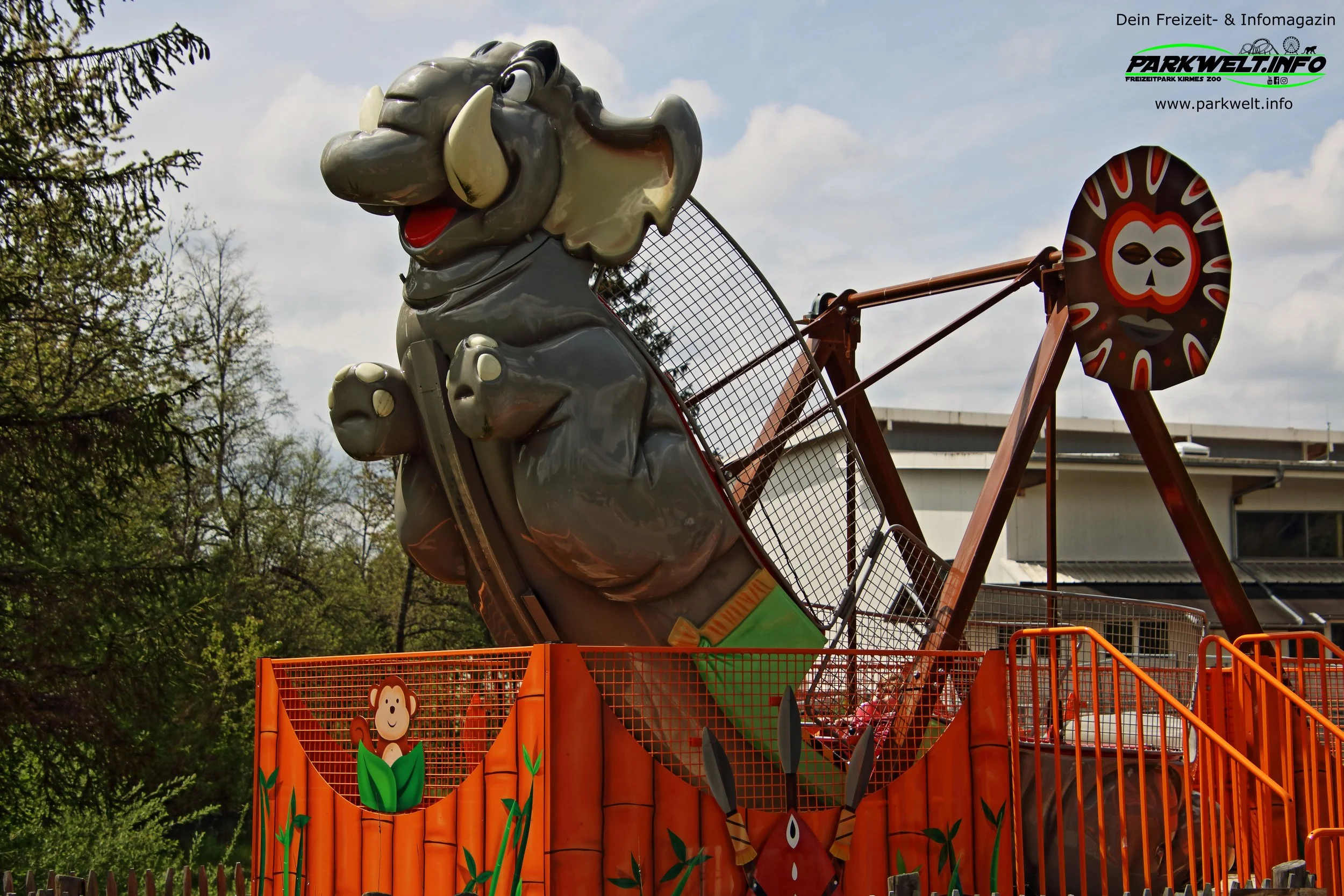 Elefantenschaukel SBF Visa Tatzmania Löffingen Freizeitpark Themepark Wildpark Baden Württemberg Attraktionen Fahrgeschäfte Achterbahn Rollercoaster Info Preise Öffnungszeiten Adresse Anfahrt Parkplatz