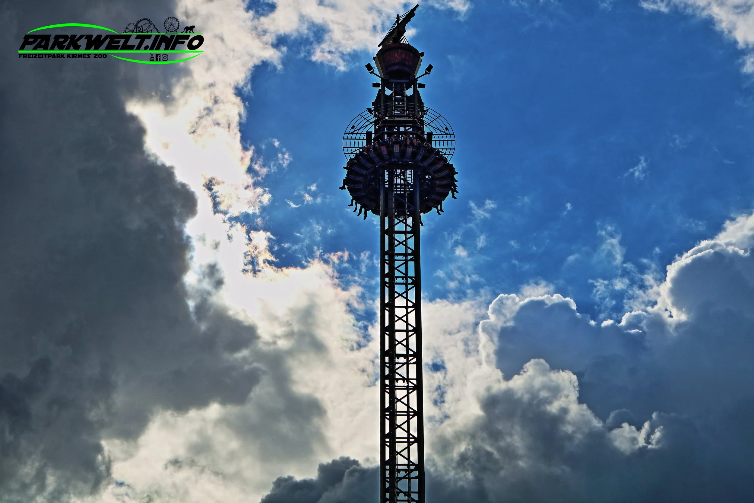 Fortress Tower Alexander Goetzke Freefall Freifall Graviator Eifelpark Kirmes Volksfest Jahrmarkt Schausteller Funtime Spinning Drop Tower Freizeitpark