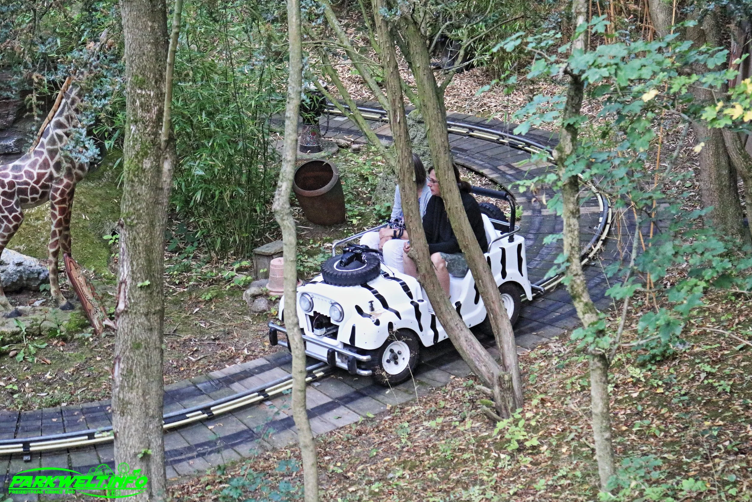 Safari Jeeps Metallbau Emmeln Rundfahrt Hansa Park Freizeitpark Themepark Ostsee Sierksdorf Info Map Guide Attraktionen Fahrgeschäfte Park Plan Achterbahn