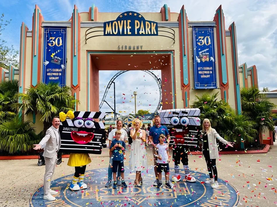 Eine neue filmreife Szene geht in die Parkgeschichte ein: Movie Park Germany heißt seinen 40-millionsten Gast willkommen