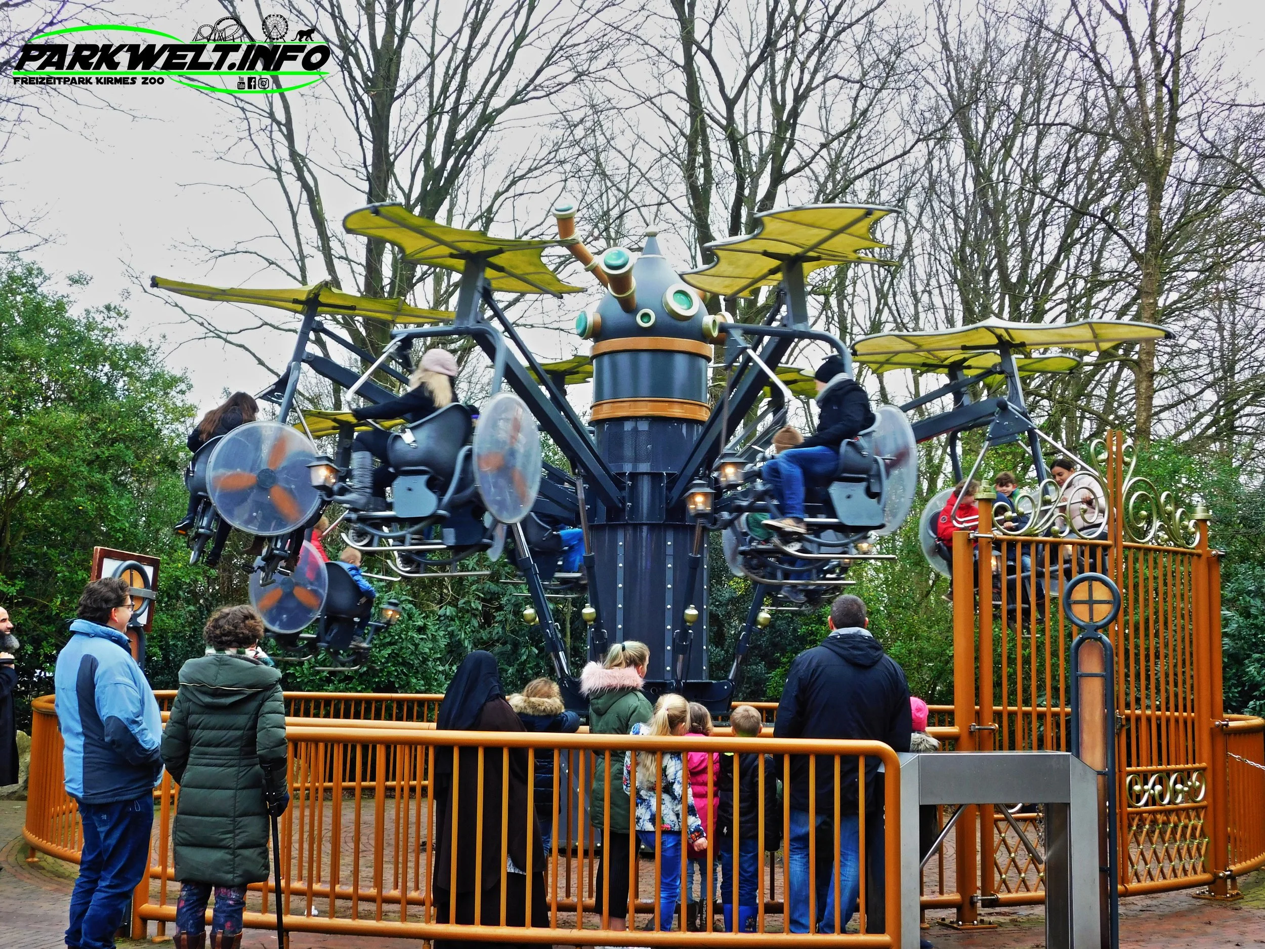 Magic Bikes Zamperla Magic Bike Attractiepark Slagharen Freizeitpark Themepark Attraktionen Fahrgeschäfte Info Park Plan map guide anfahrt