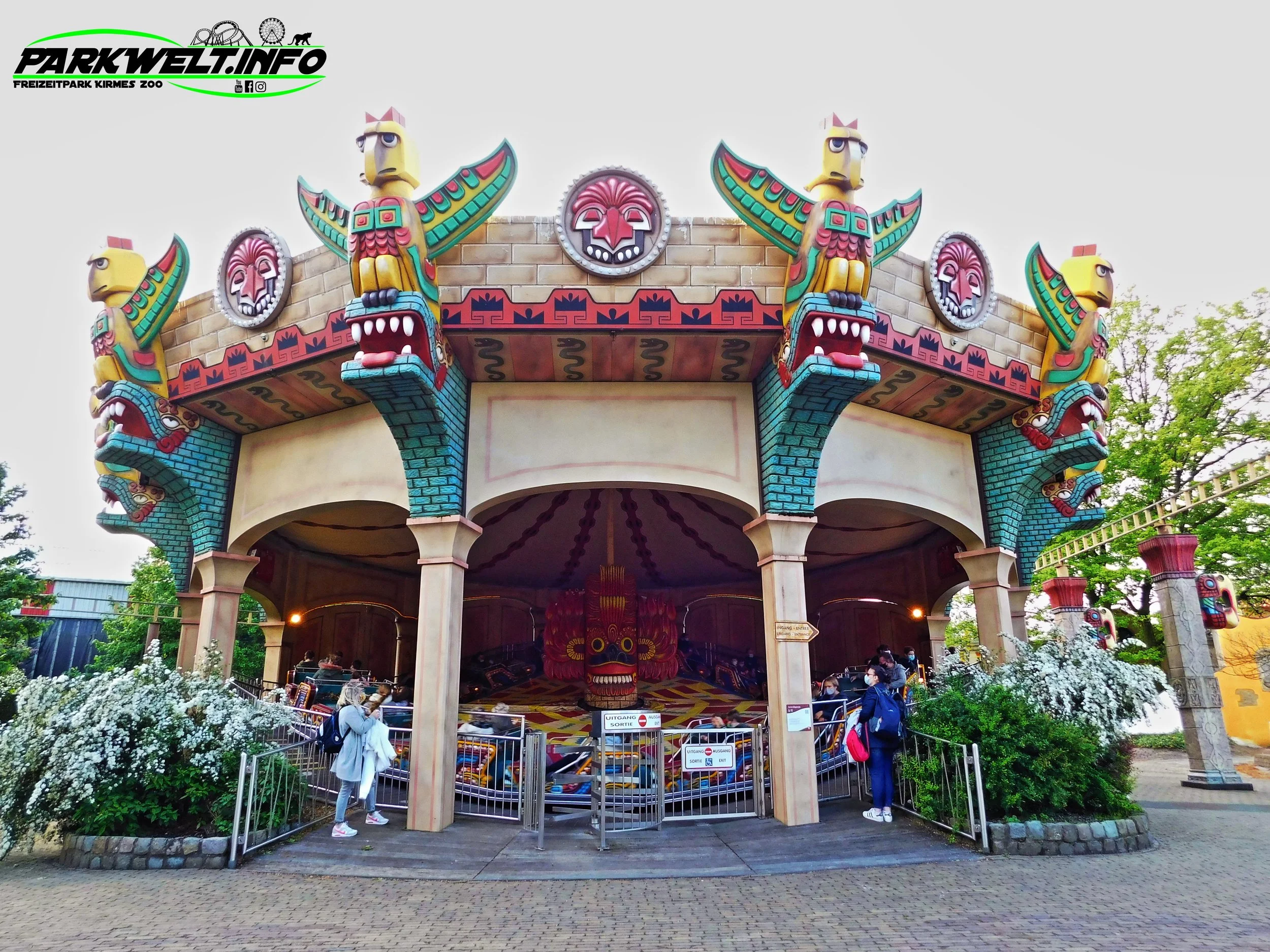 Aztek Express Schlittenfahrt Berg Tal Mack Rides coaster Attraktion Freizeitpark Themepark Park Plan Map Guide Anfahrt Fahrgeschäfte Achterbahn Bobbejaanland Belgien