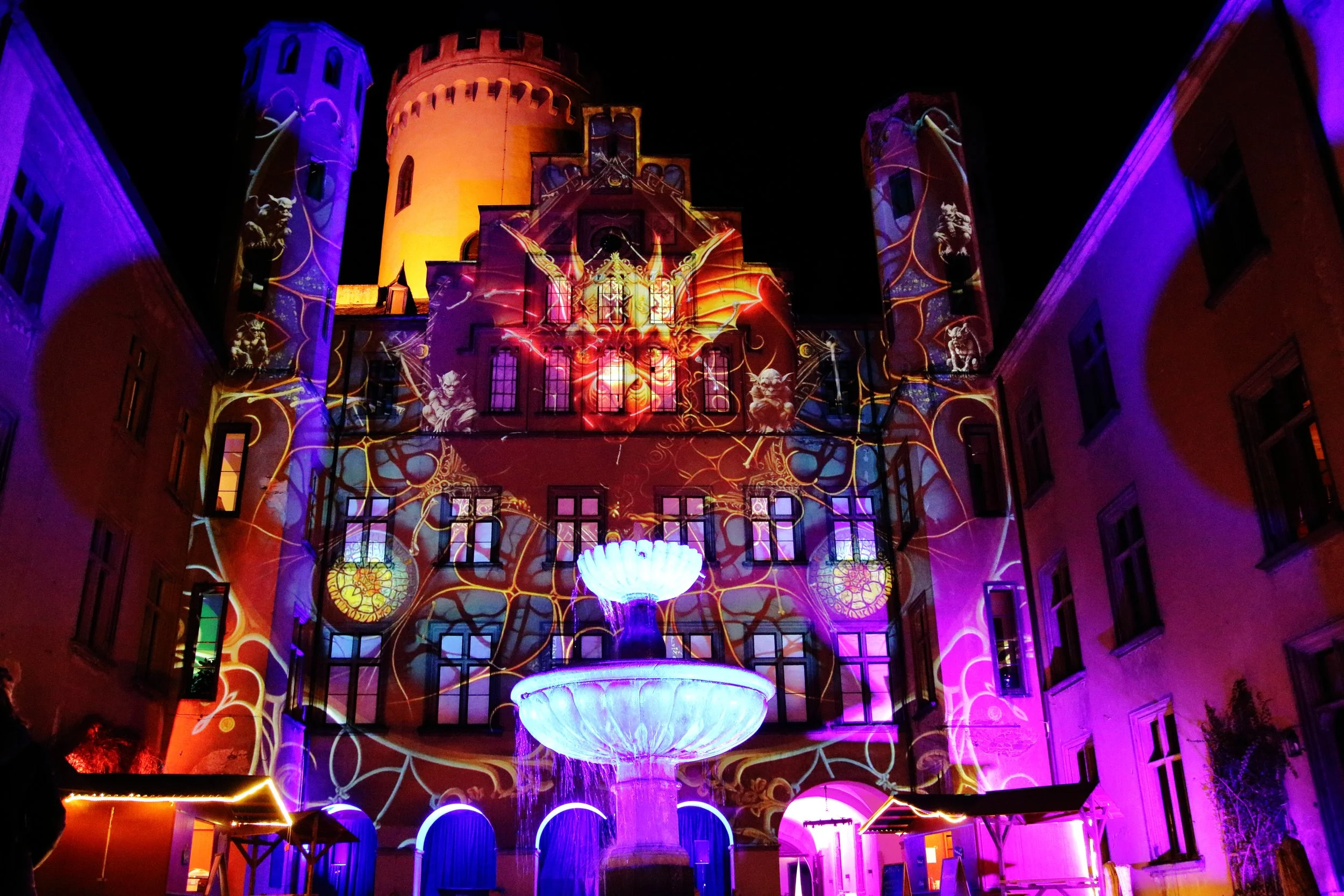 Schloss Arenfels Schlossleuchten Neuwied Bad Hönningen Event Lichter Projektion Familie Ausflug 