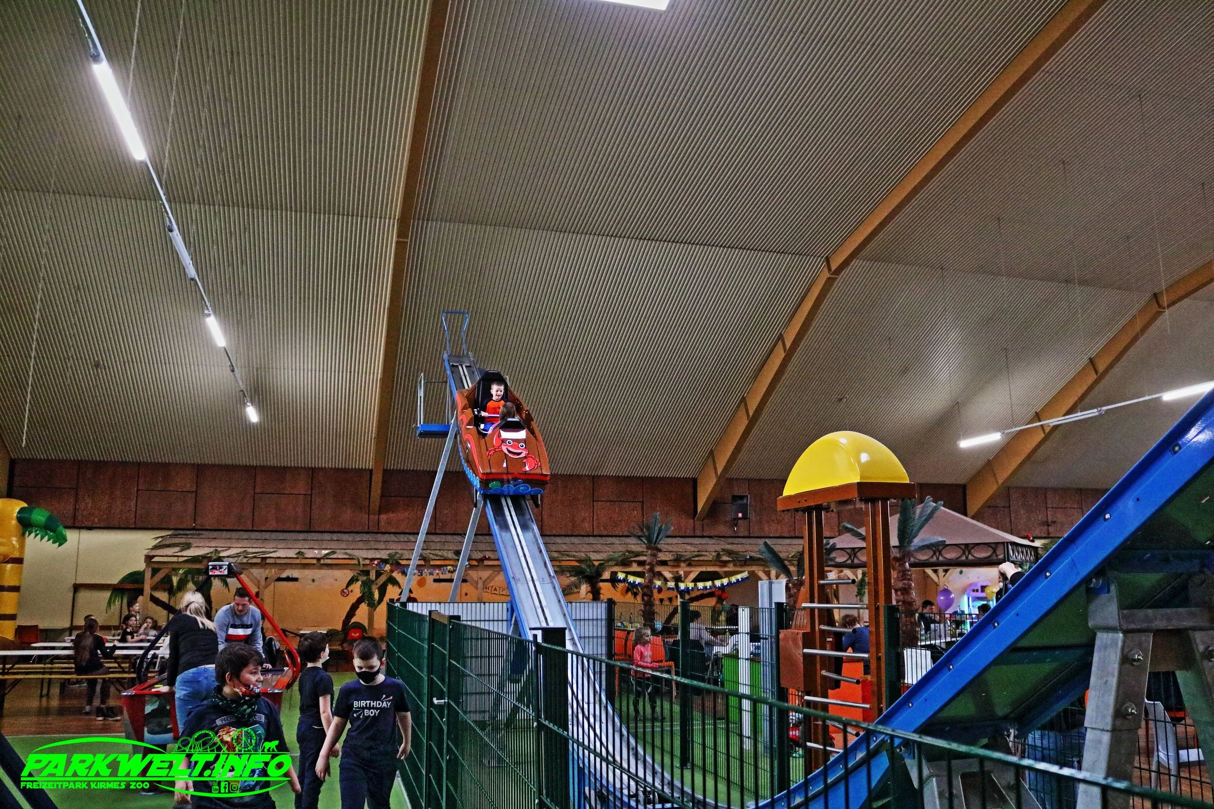Piratefly Sunkid Heege Butterfly Achterbahn Piratenland Neuwied Freizeitpark Indoor Park Outdoor Themepark Attraktionen Fahrgeschäfte Parkplan Bilder Galerie Fotos Anfahrt Parkplatz Guide Map Adresse Familie Kinder