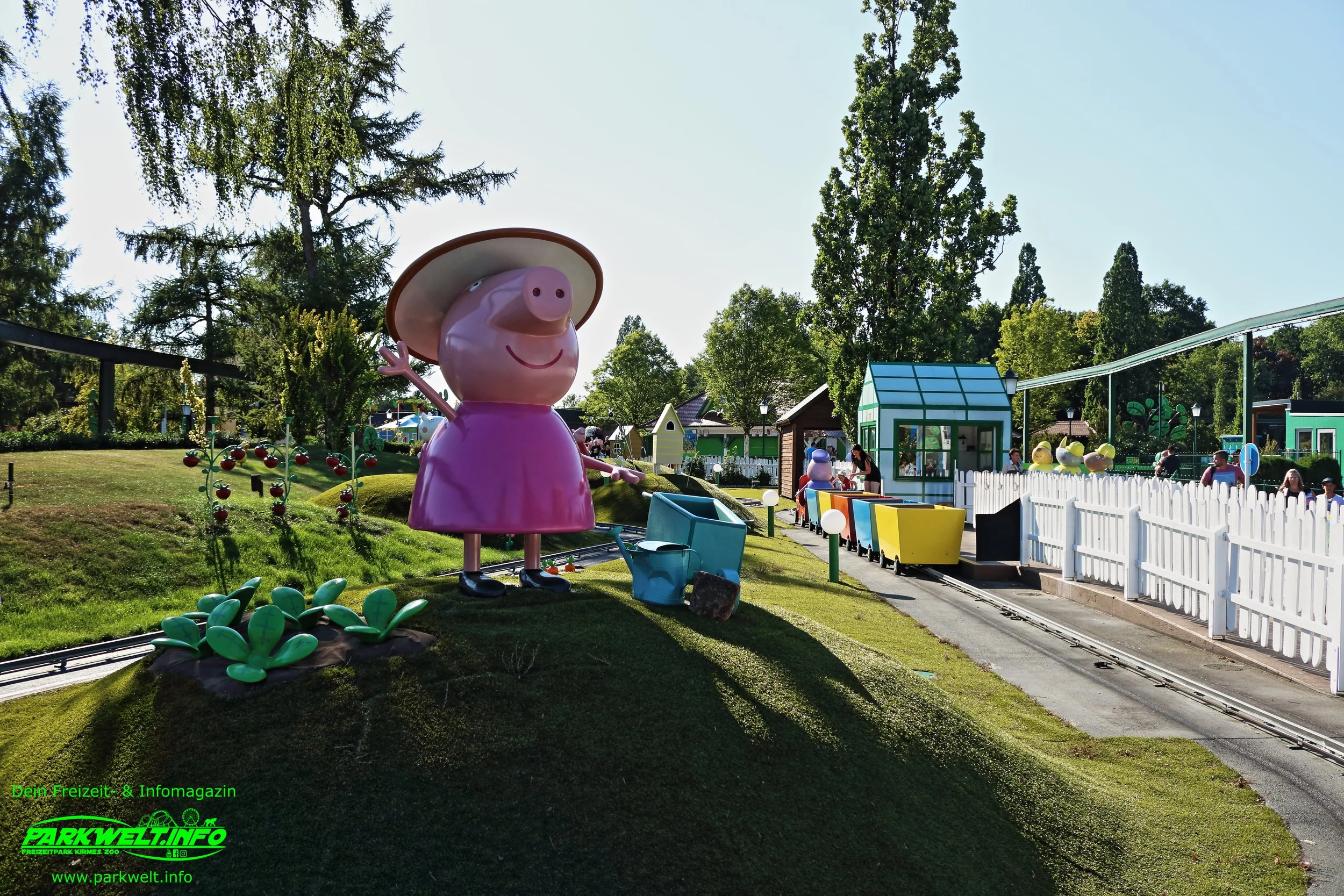 Opa Pigs Zugfahrt Metallbau Emmeln Zugfahrt Heide Park Resort Soltau Niedersachsen Freizeitpark Themepark Colossos Achterbahn Attraktionen Park Plan Adresse Infos Bilder Show