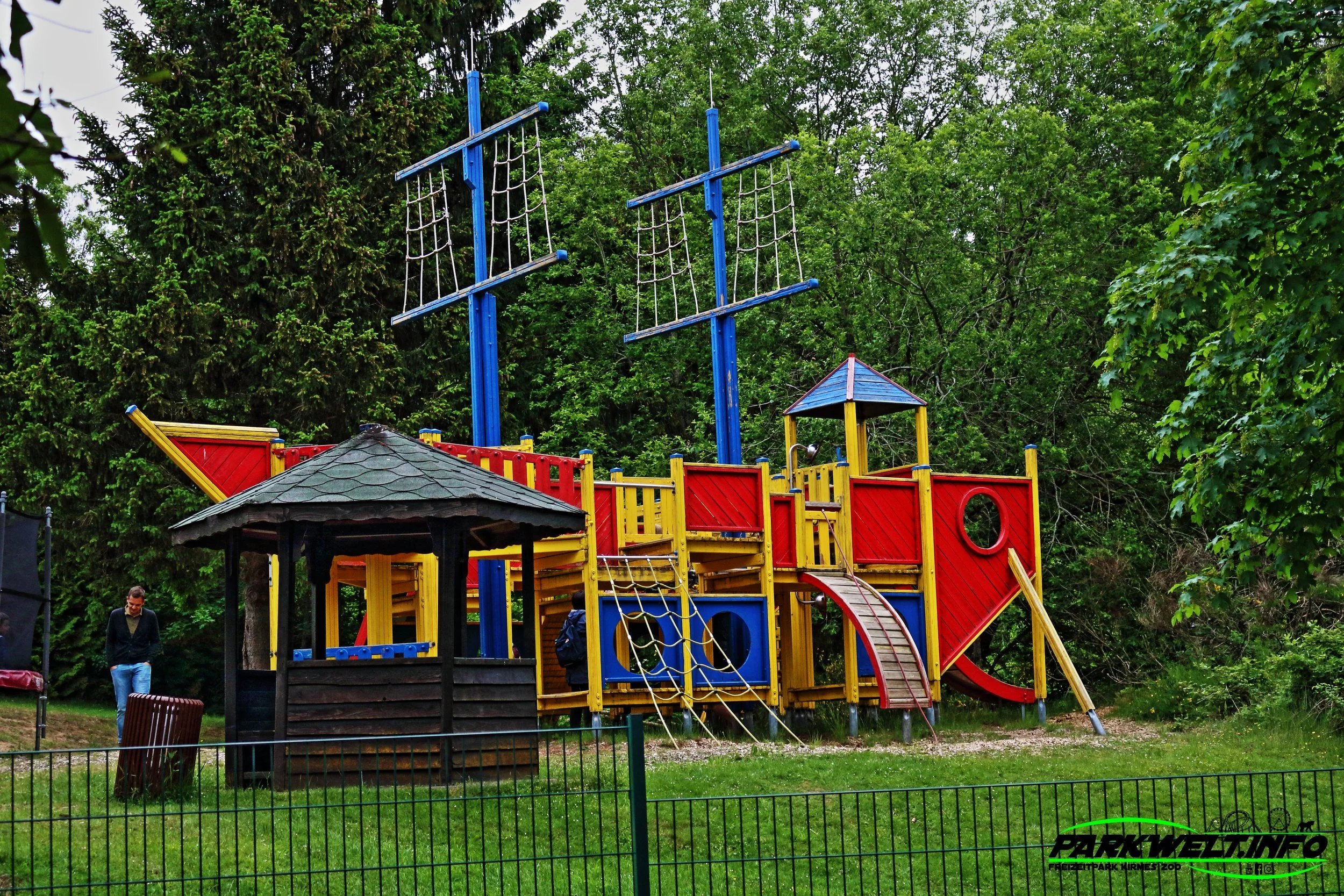 Wild Erlebnispark Daun Wildpark Wildsafari Wildtiere Zoo Freizeitpark Daun Tiere Anfahrt Sommerrodelbahn Auto Affenschlucht Map Guide Adresse Preise Park Plan Fotos Video Bilder Attraktionen