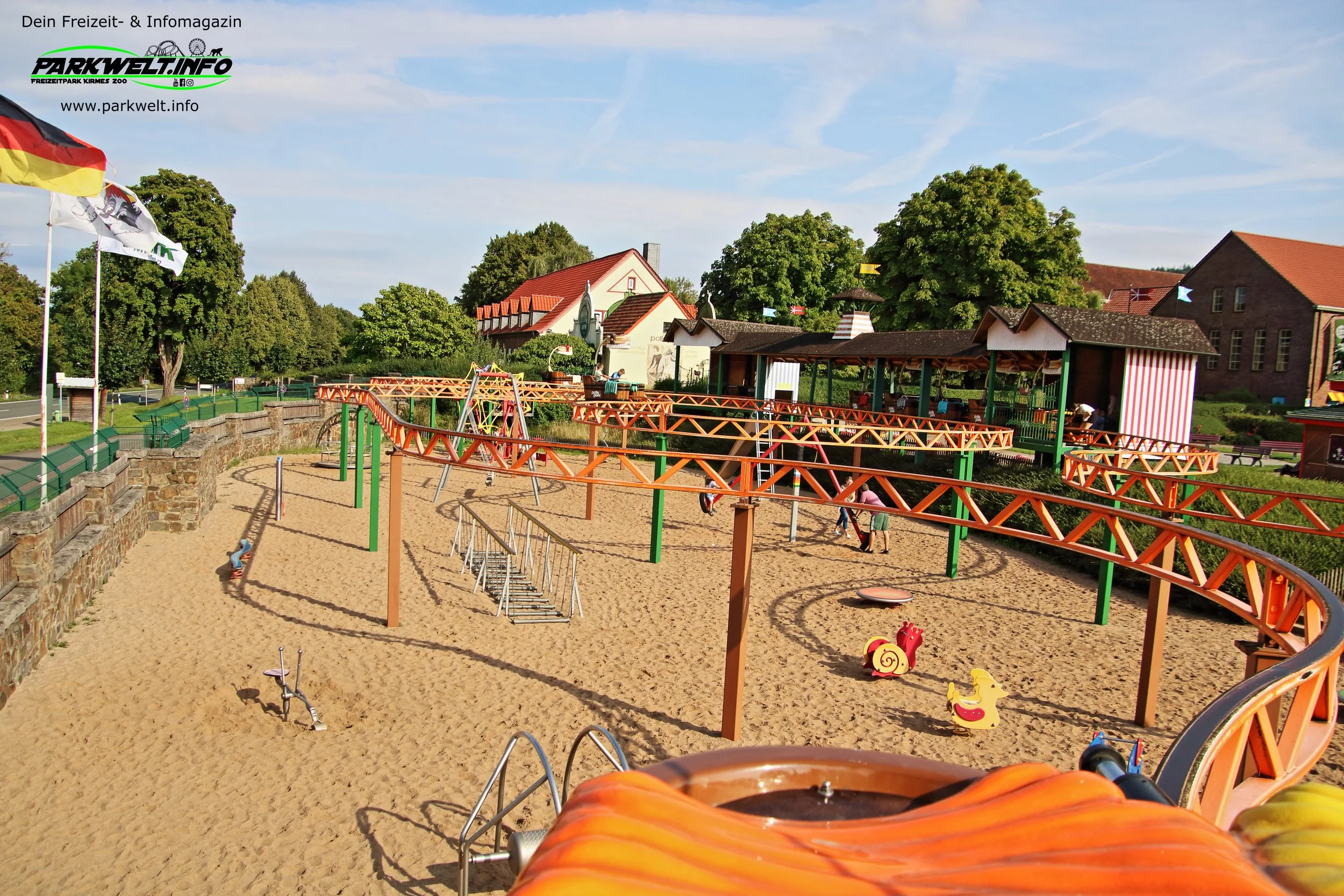 Moorbottich Fahrt Emmeln Tretbahn potts park Minden Nordrhein Westfalen Freizeitpark Themepark Amusementpark Attraktionen Achterbahn Coaster Rollercoaster Fahrgeschäfte Anfahrt Adresse Parkplatz Park Plan Map Guide Preise Familienpark Erlebnispark