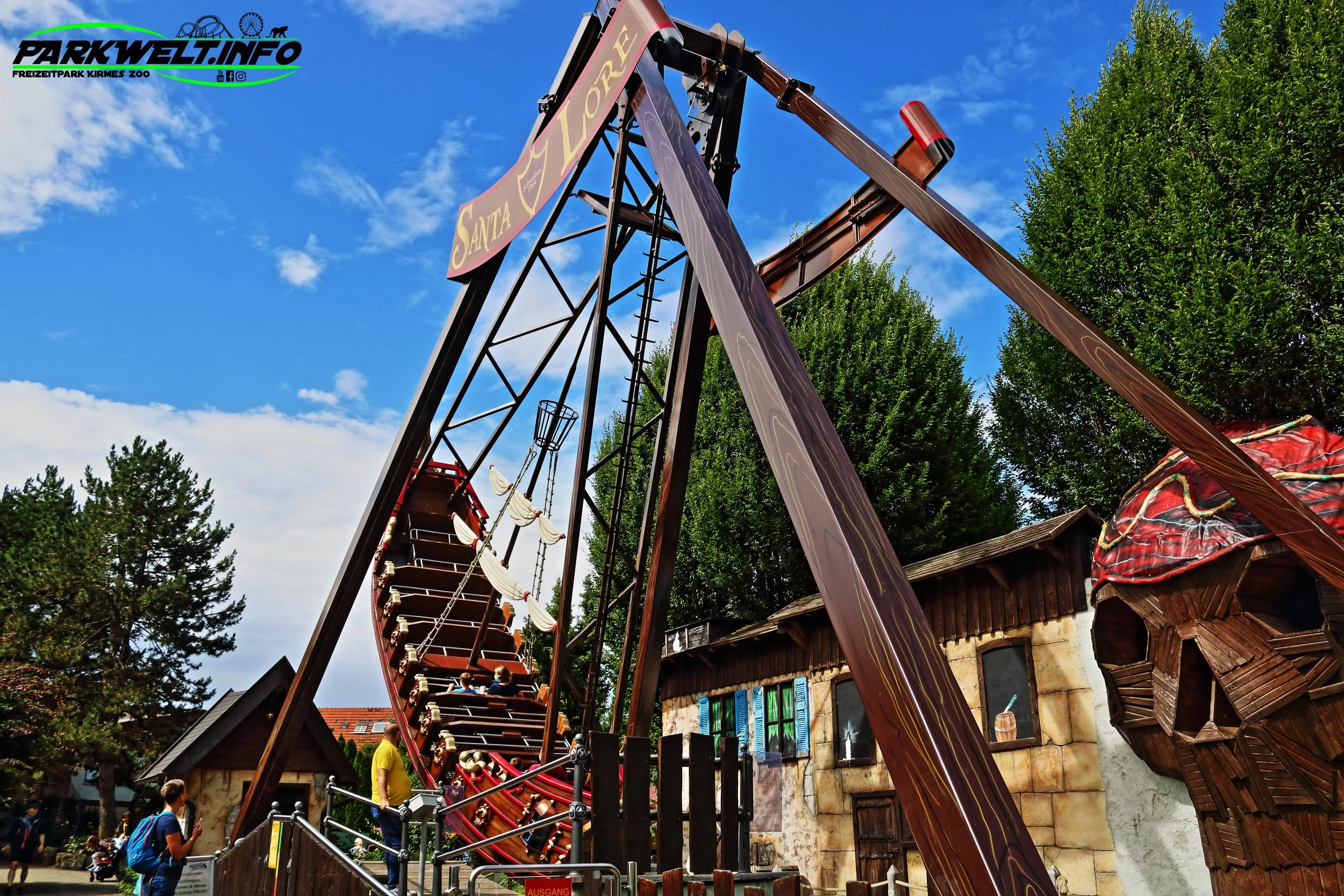 Schwaben Park Freizeitpark Santa Lore Schiffschaukel Fahrgeschäft