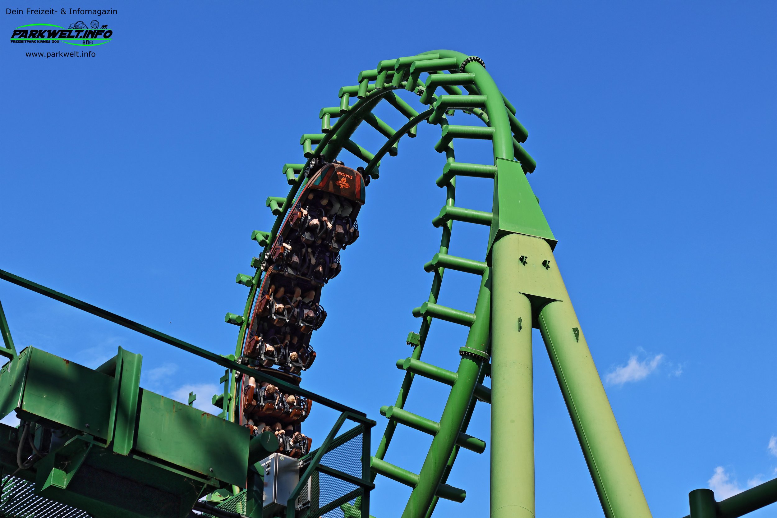 Das Gardaland Resort zählt zu den beliebtesten Freizeitresorts Europas. Entdecke spektakuläre Achterbahnen, Familienattraktionen, Themenwelten, Shows, das LEGOLAND® Water Park und SEA LIFE Aquarium.
