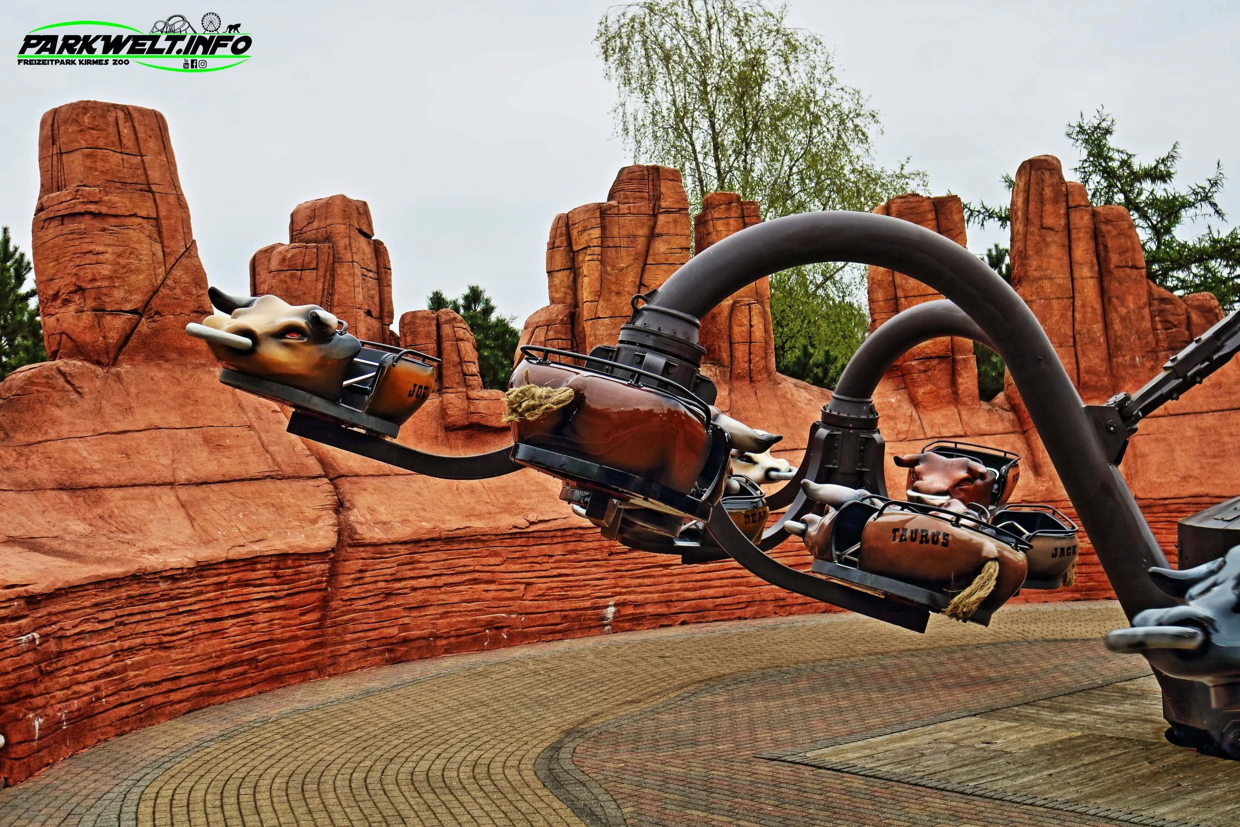 El Toritp Anton Schwarzkopf Monster 2 Polyp Krake Attractiepark Slagharen Freizeitpark Themepark Attraktionen Fahrgeschäfte Info Park Plan map guide anfahrt