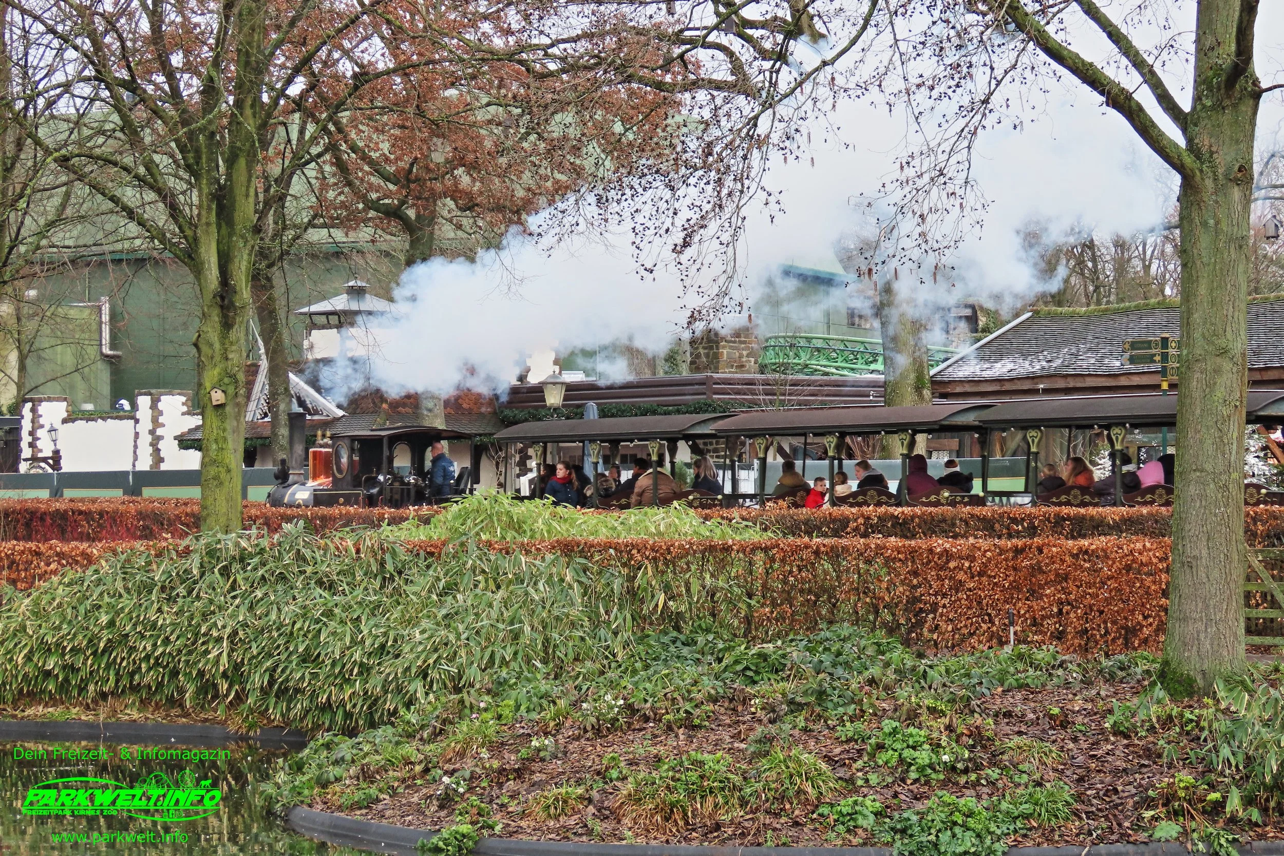 Stoomtreiin Zugfahrt Efteling Achterbahn Rollercoaster Attraktionen Adresse Coaster Märchen Freizeitpark Themepark Resort Attraktionen Fahrgeschäfte Niederlande Holland Info Park Plan Map Guide Info