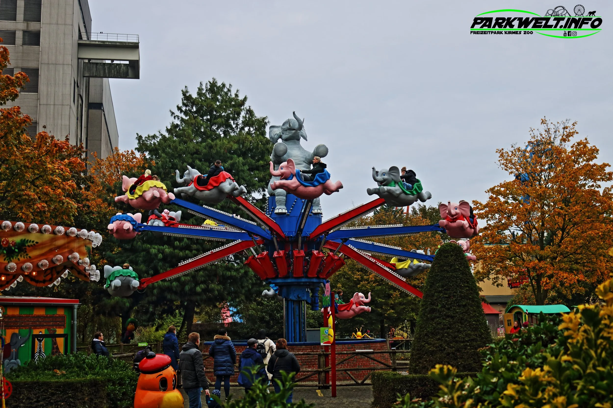 Flying Elephant Zamperla Wunderland Kalkar Freizeitpark Attraktion