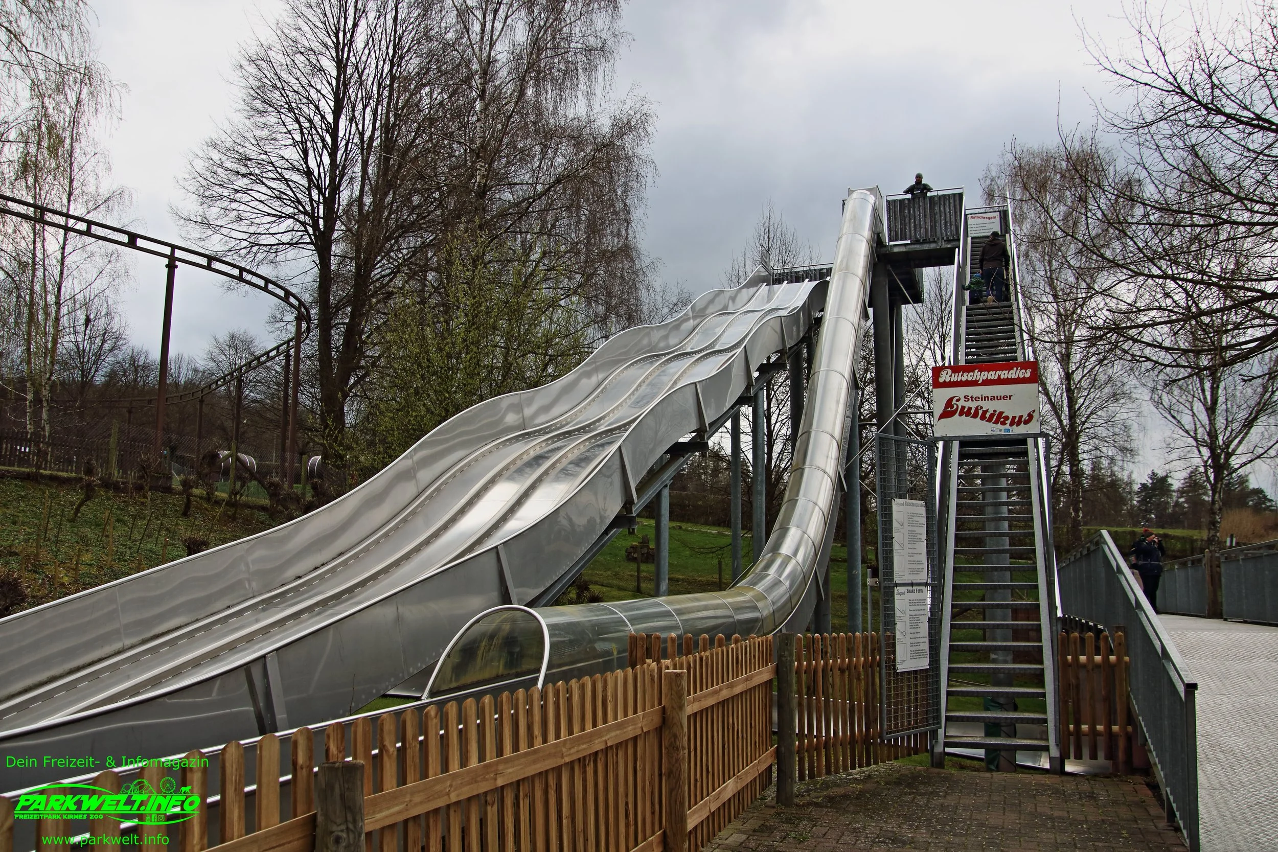 Steinauer Luftikus Wiegand Rutschbahn Teppichrutsche Erlebnispark Steinau an der Straße Freizeitpark Themepark Info News Attraktionen Park Plan Map Guide Fotos Bilder Fahrgeschäfte Preise
