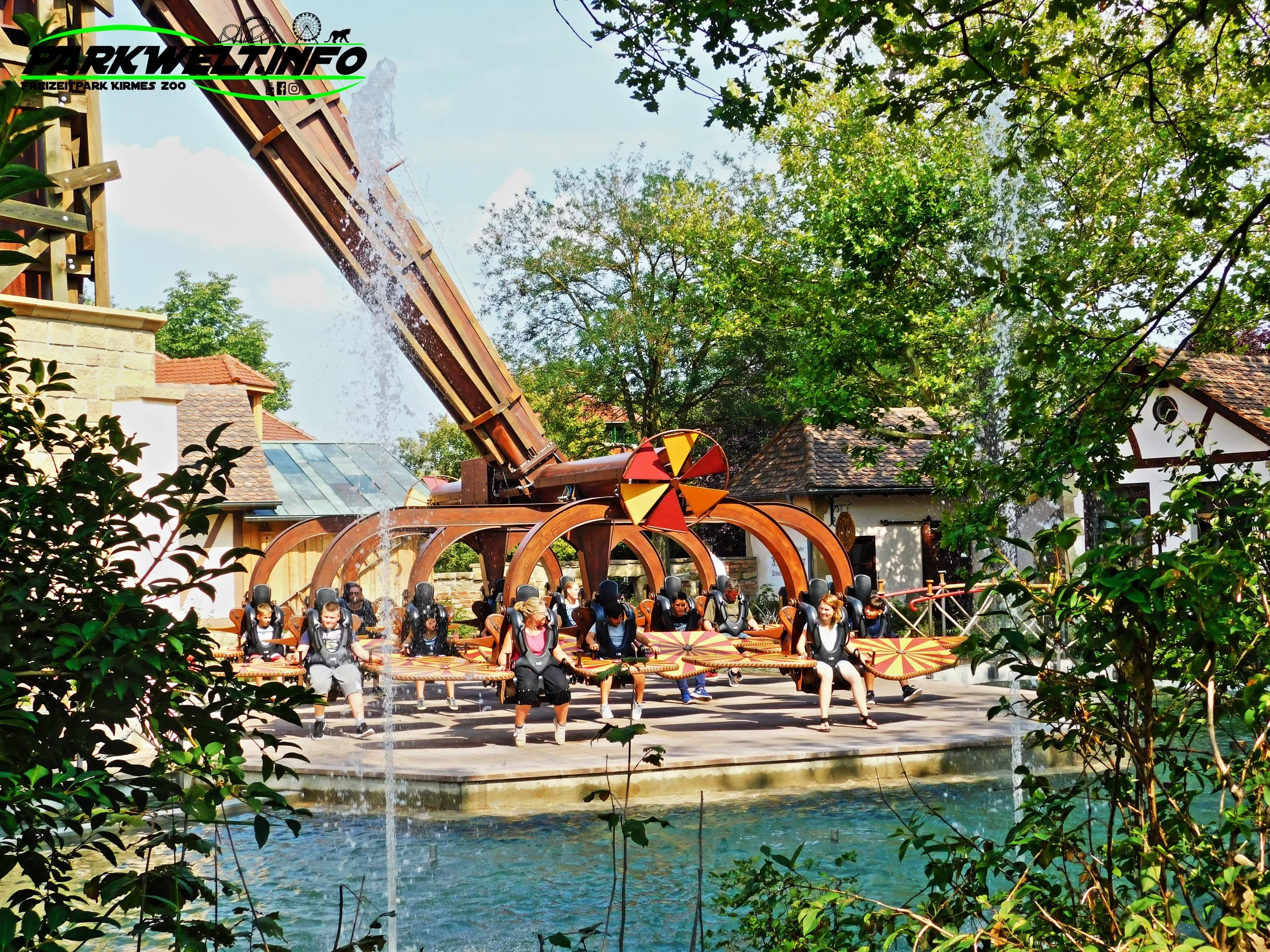 Erlebnispark Tripsdrill Cleebronn Baden Württemberg Freizeitpark Themepark Wildpark Attraktionen Fahrgeschäfte Park Plan Parkplan Map Guide Anfahrt Adresse Achterbahn