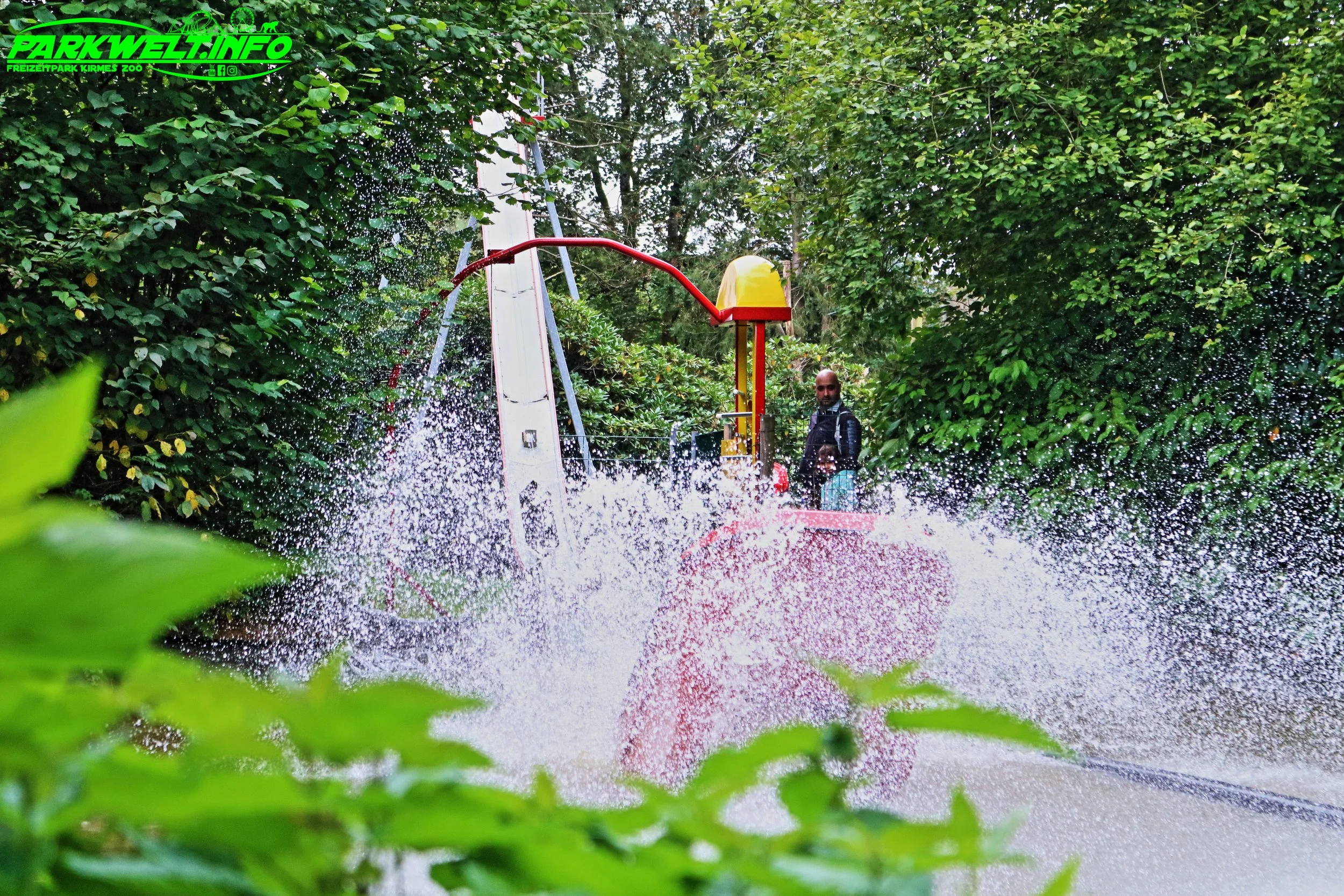 Affen und Vogelpark Eckenhagen Tierpark Wildpark Zoo Nordrhein Westfalen Attraktionen Nautic Jet Karussell Sunkid Heege