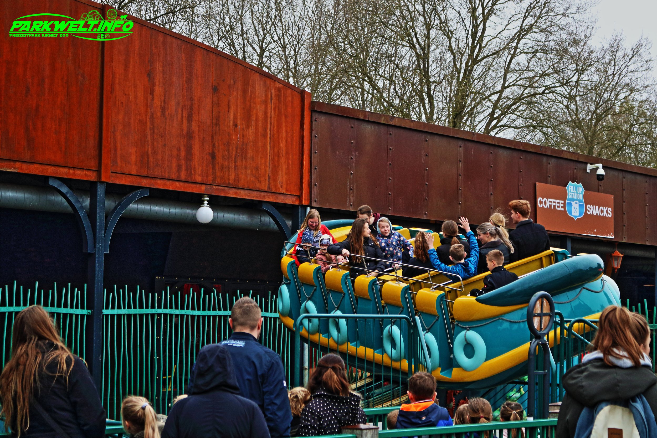 Fogg´s Trouble Foggs Zamperla Rockin Tug Attractiepark Slagharen Freizeitpark Themepark Attraktionen Fahrgeschäfte Info Park Plan map guide anfahrt