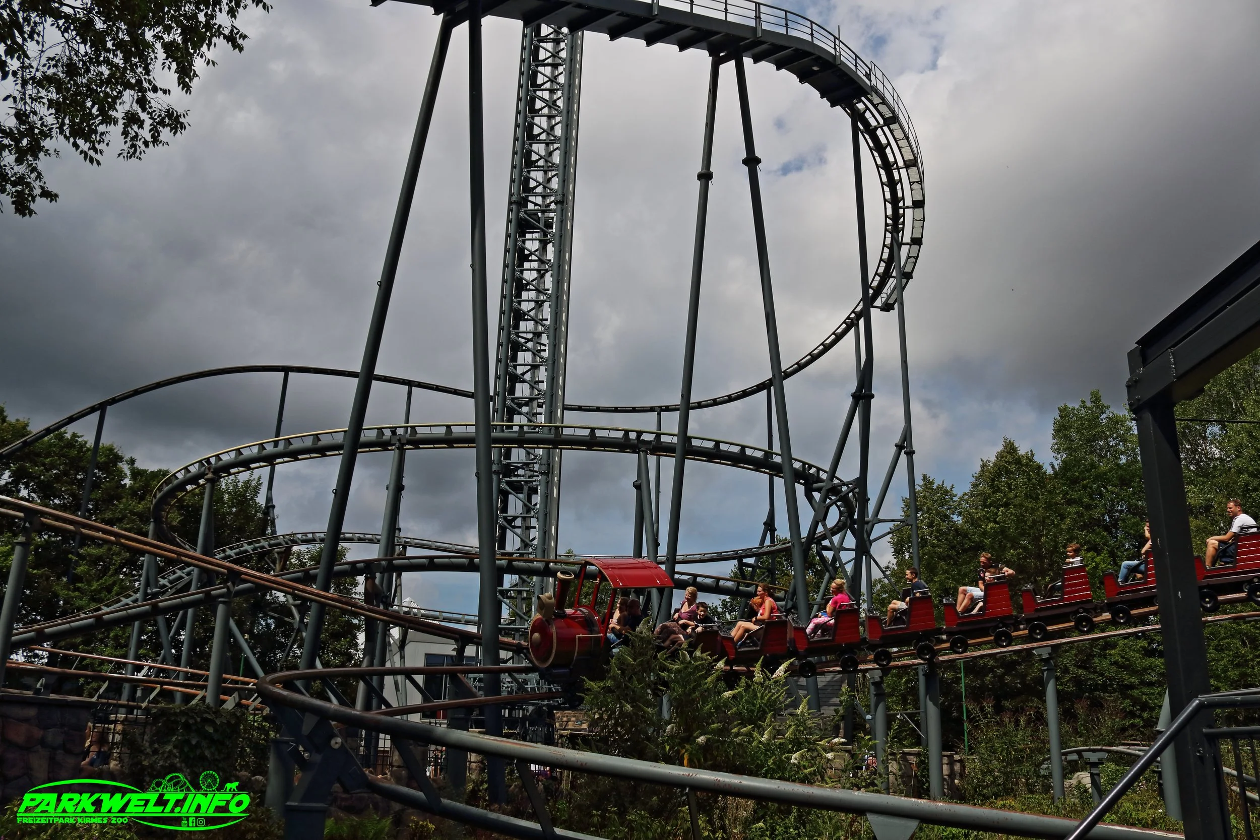 Royal Scotsman Vekoma Junior Coaster MK 700J Hansa Park Freizeitpark Themepark Ostsee Sierksdorf Info Map Guide Attraktionen Fahrgeschäfte Park Plan Achterbahn