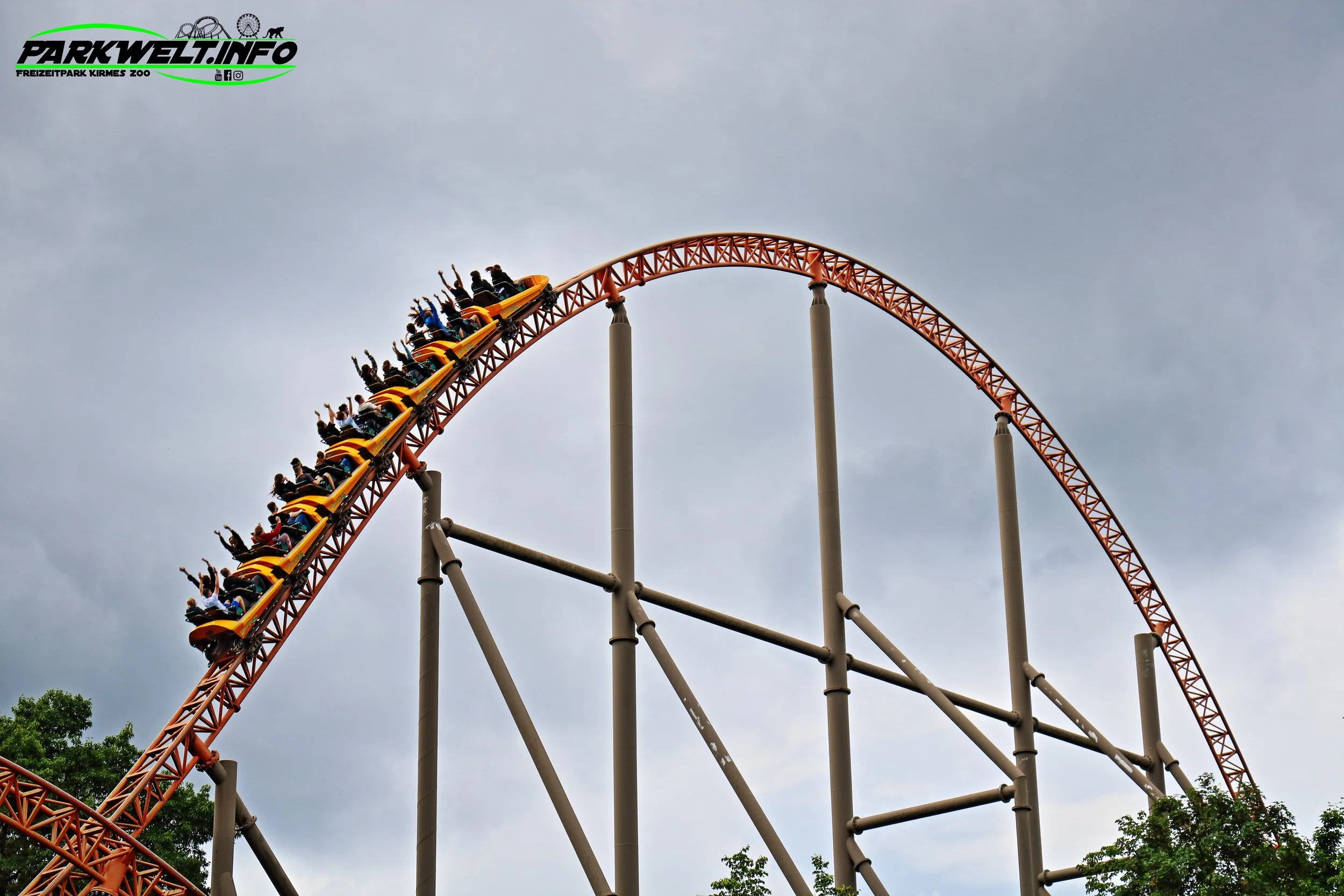 Plopsaland Deutschland Expedition GeForce Intamin Mega Coaster Achterbahn Holiday Park Freizeitpark