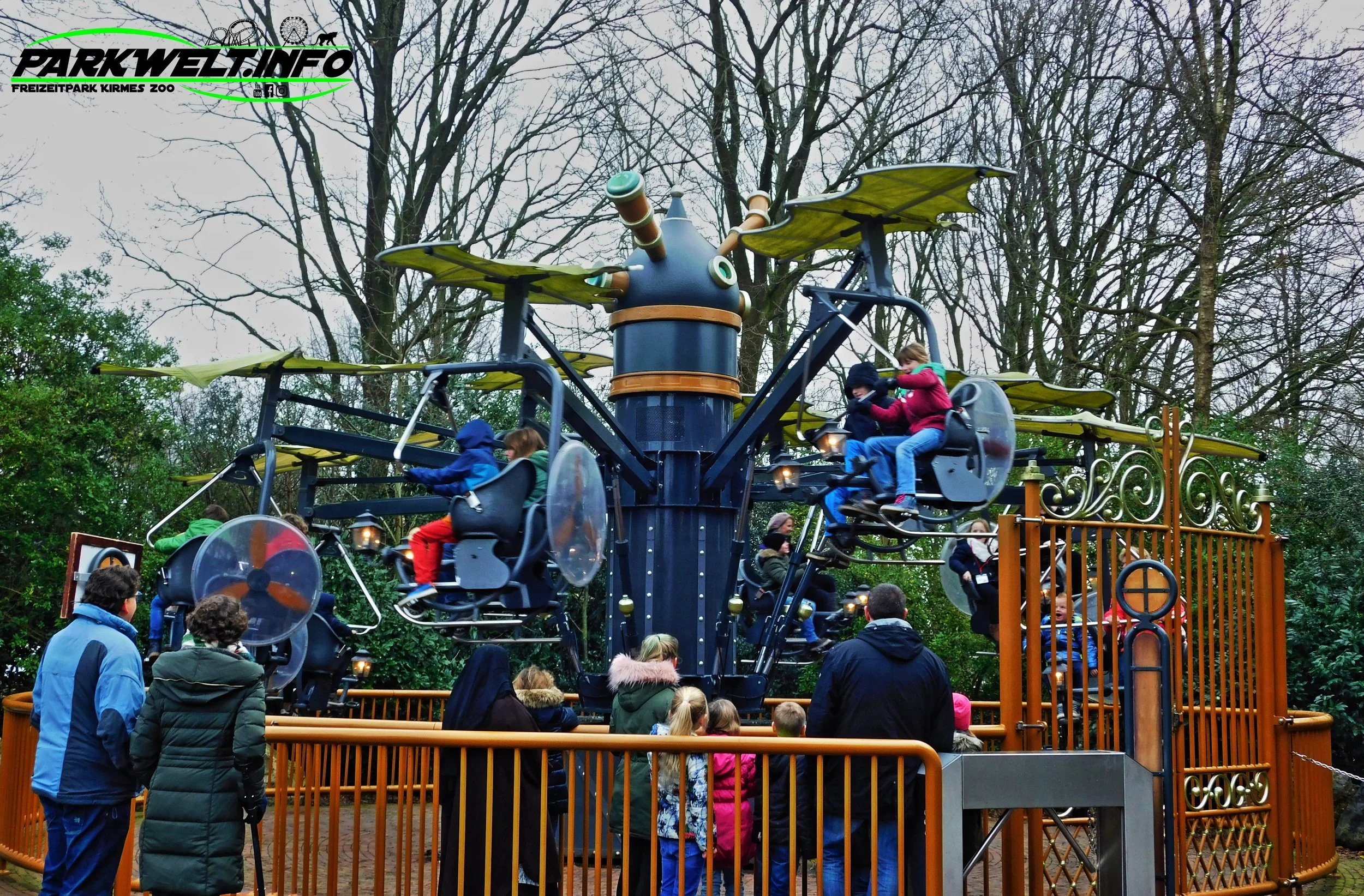 Magic Bikes Zamperla Magic Bike Attractiepark Slagharen Freizeitpark Themepark Attraktionen Fahrgeschäfte Info Park Plan map guide anfahrt