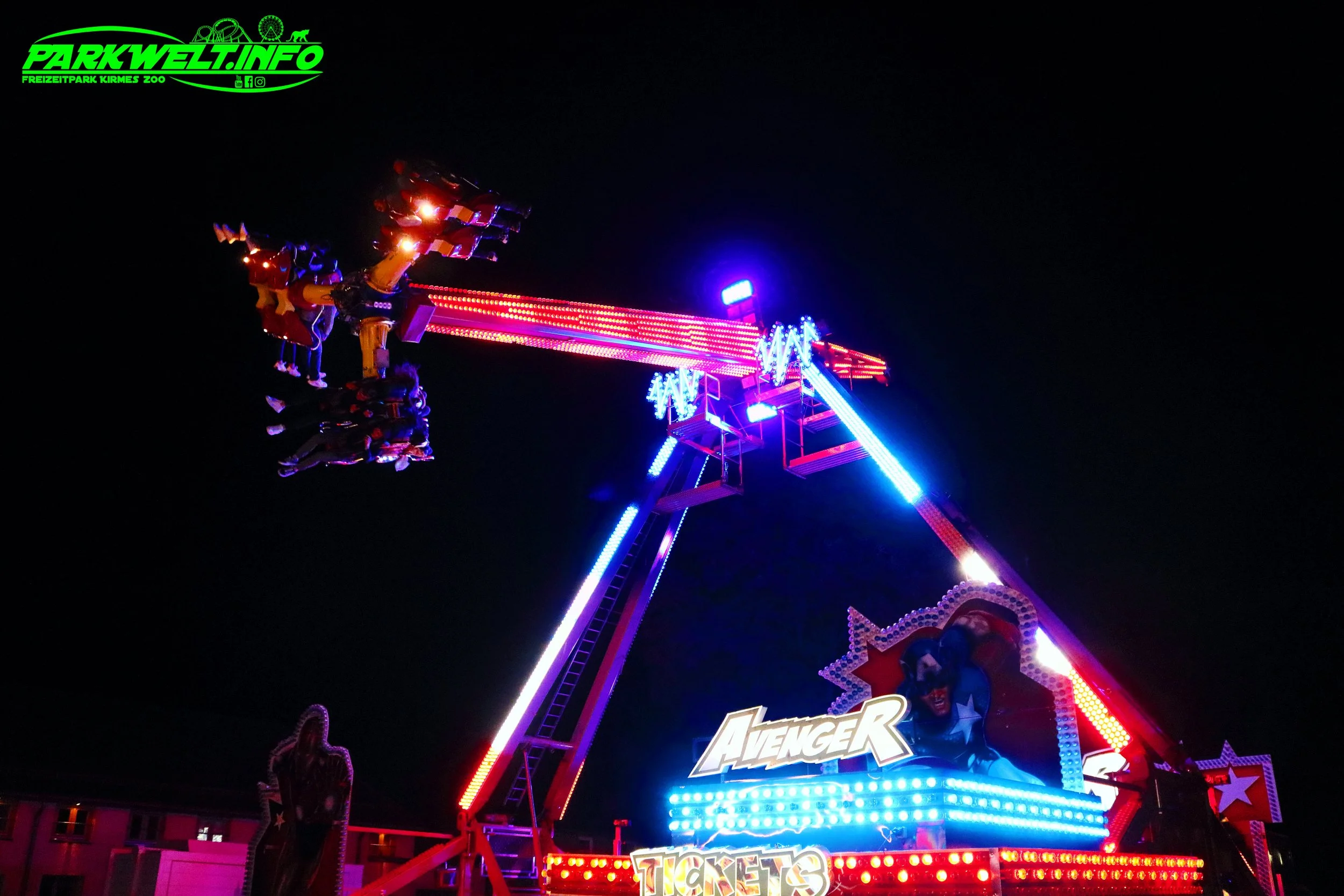 Avenger Manuel Zinnecker KMG Kirmes Volksfest Jahrmarkt Attraktion Fahrgeschäft Karussell