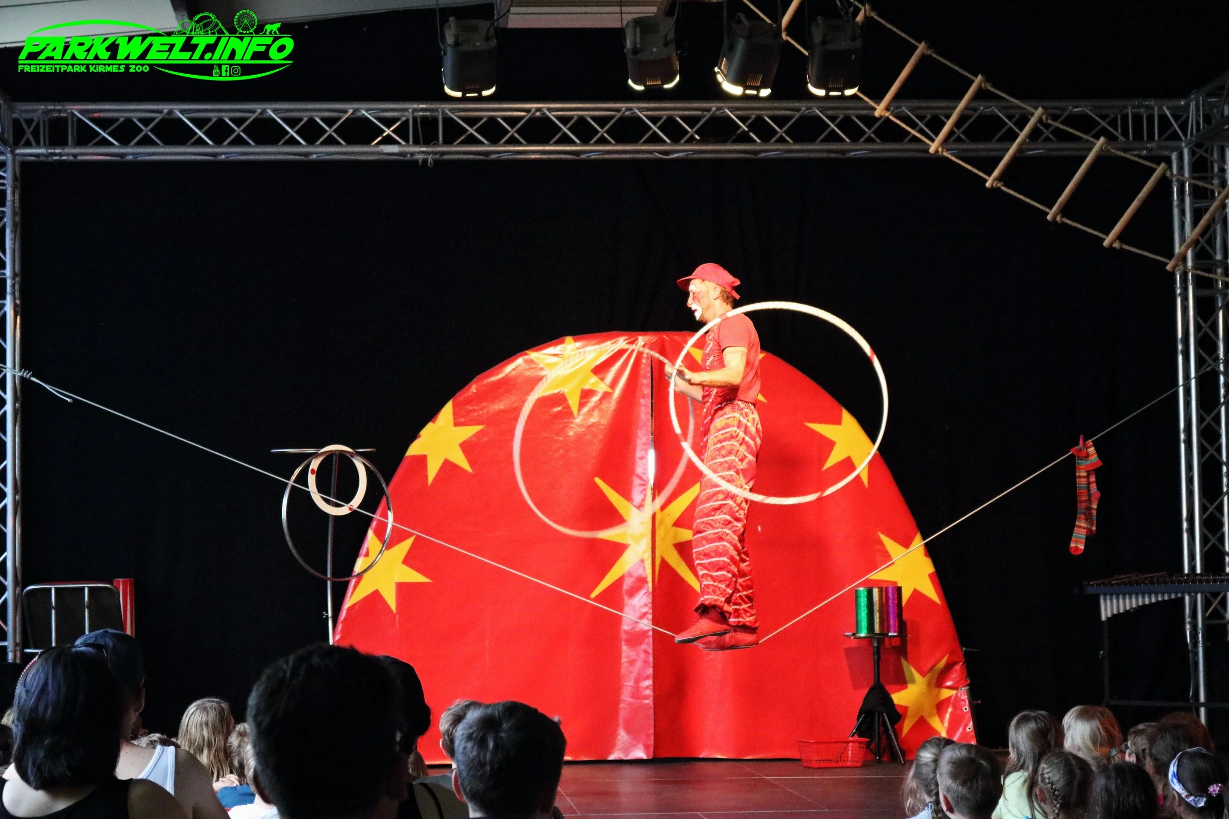 tolli park mayen familien park erlebnispark attraktionen erlebnispark kinder indoor Show