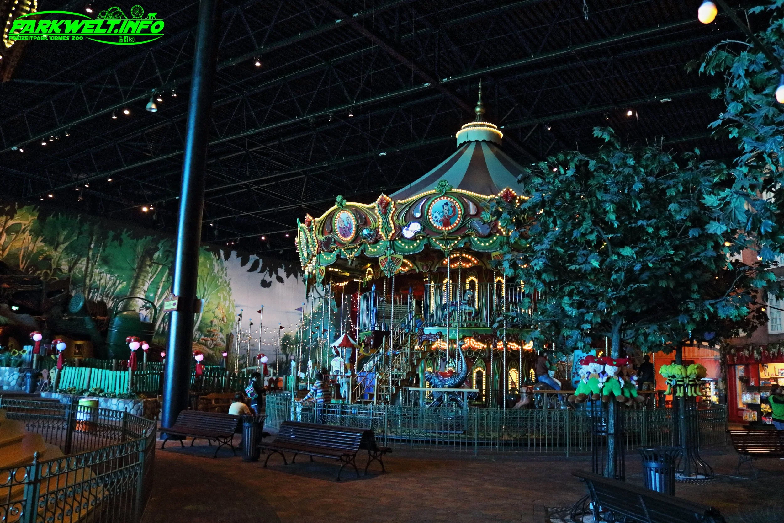 Plopsa Indoor Coevorden Freizeitpark Themepark Niederlande holland Achterbahn Coaster Attraktionen Fahrgeschäft Center Parcs Huttenheugte