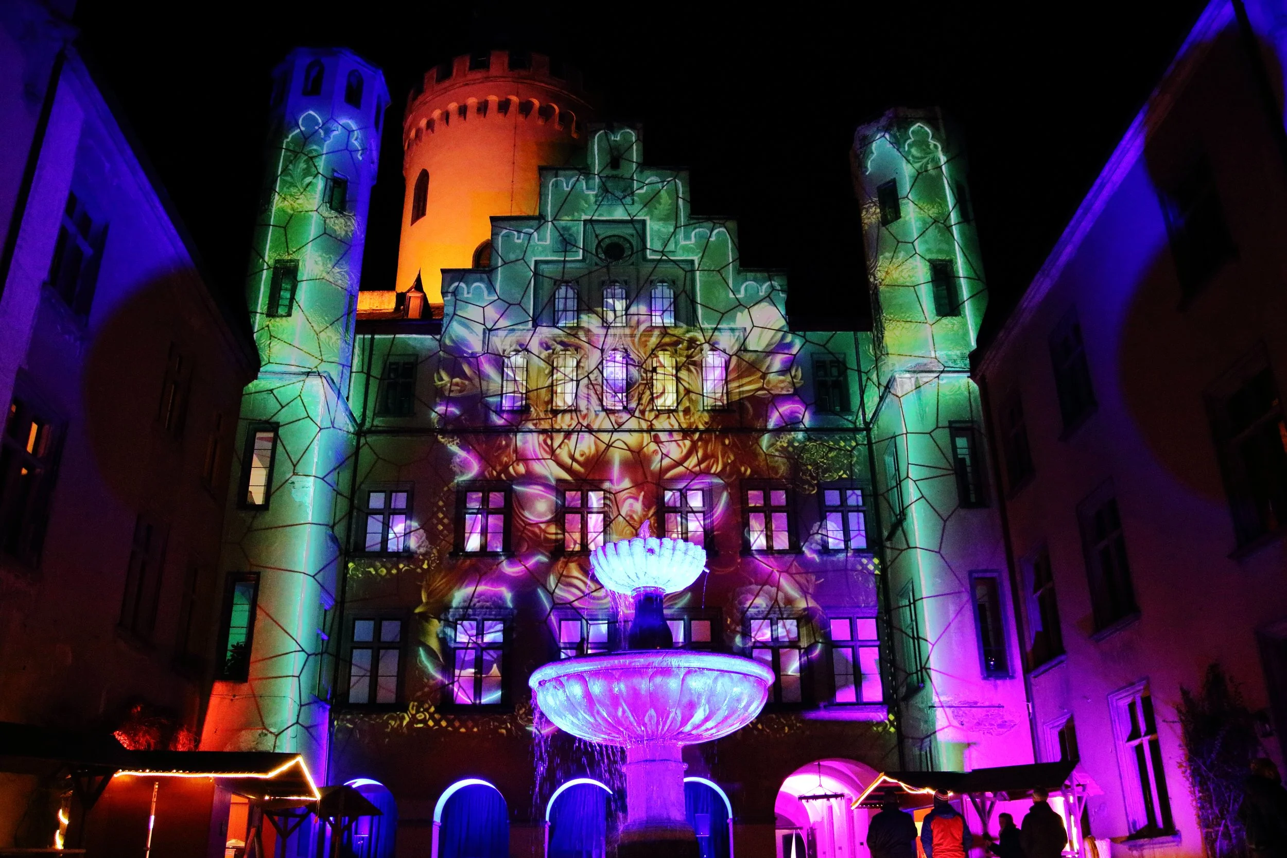 Schloss Arenfels Schlossleuchten Neuwied Bad Hönningen Event Lichter Projektion Familie Ausflug