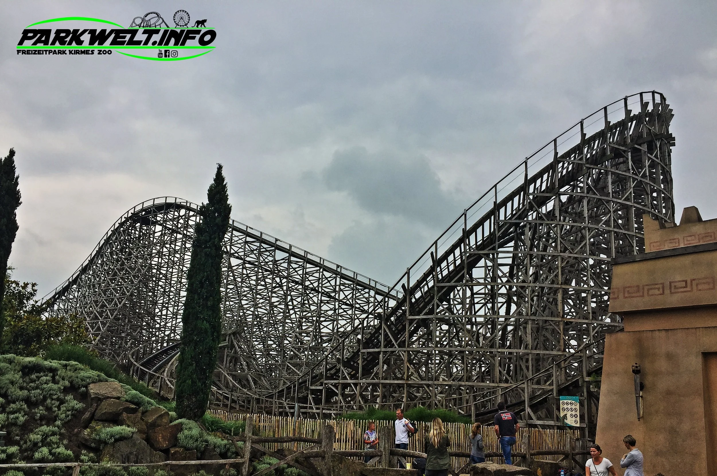 Attractiepark Toverland Freizeitpark Themepark Attraktionen Fahrgeschäfte Achterbahn Rollercoaster guide Map Park Plan Sevenum Niederlande Holland
