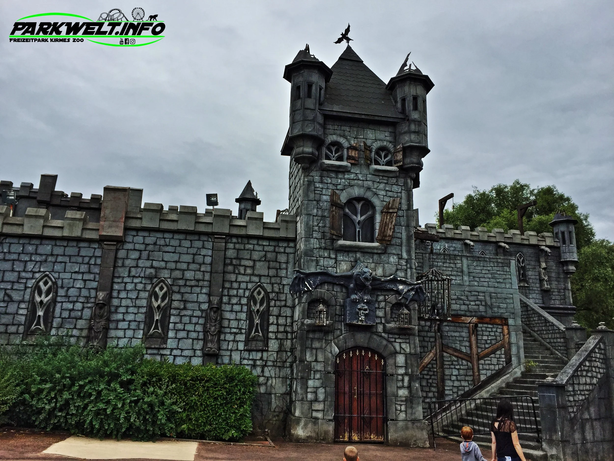 Terror House Maison Hantee Walktrough Fun House Maze Walygator Grand Est Parc Freizeitpark Frankreich France Metz Attraktionen Park Plan Map Guide Anfahrt Attraktionen Fahrgeschäfte Achterbahn Coaster Info