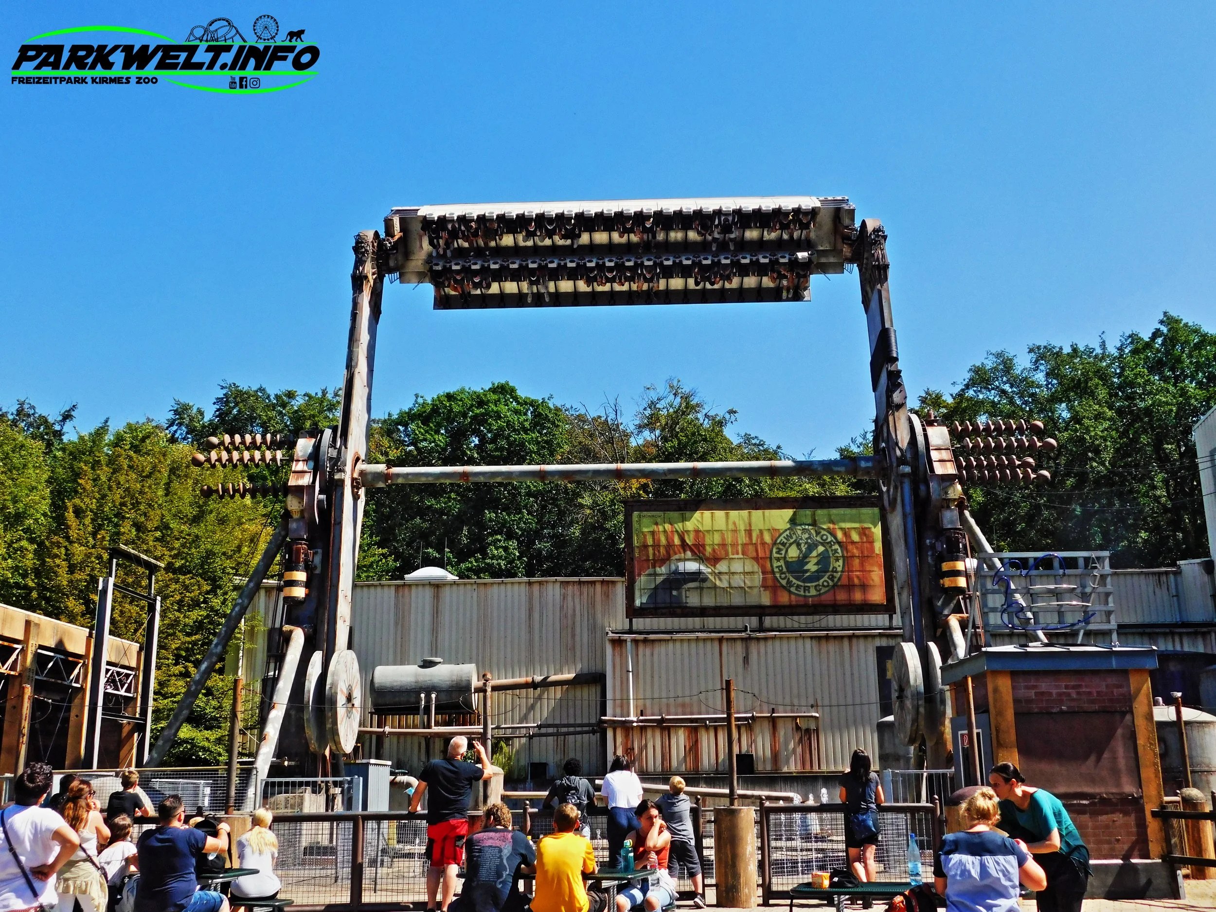 n y c transformer top spin huss rides park attraktions   movie park freizeitpark themepark filmpark bottrop germany achterbahn attraktionen info