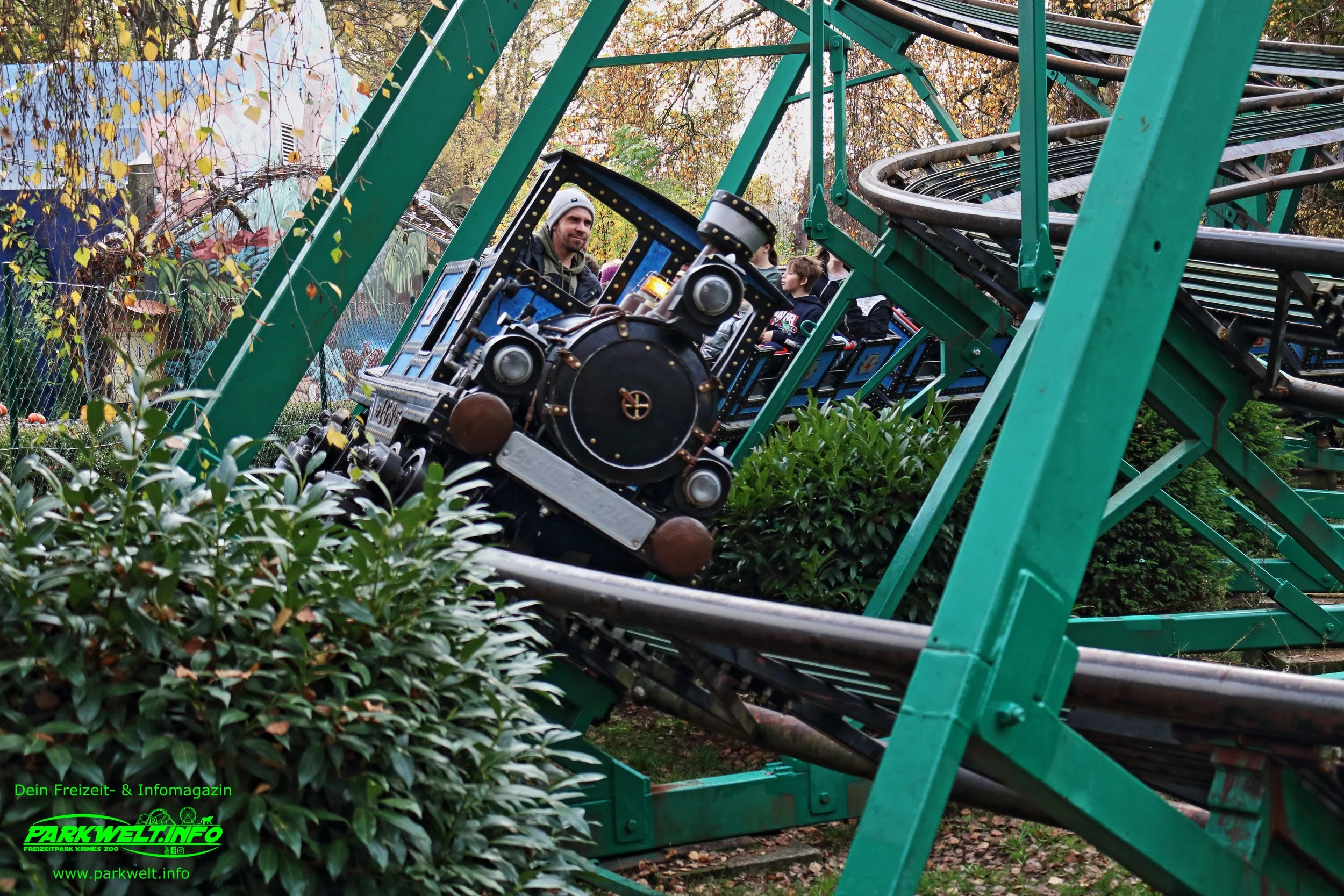 Blauer Enzian Mack Rides Powred Coaster Karussell  Achterbahn Freizeitland Freizeit Land Geiselwind Bayern Mölter Attraktion