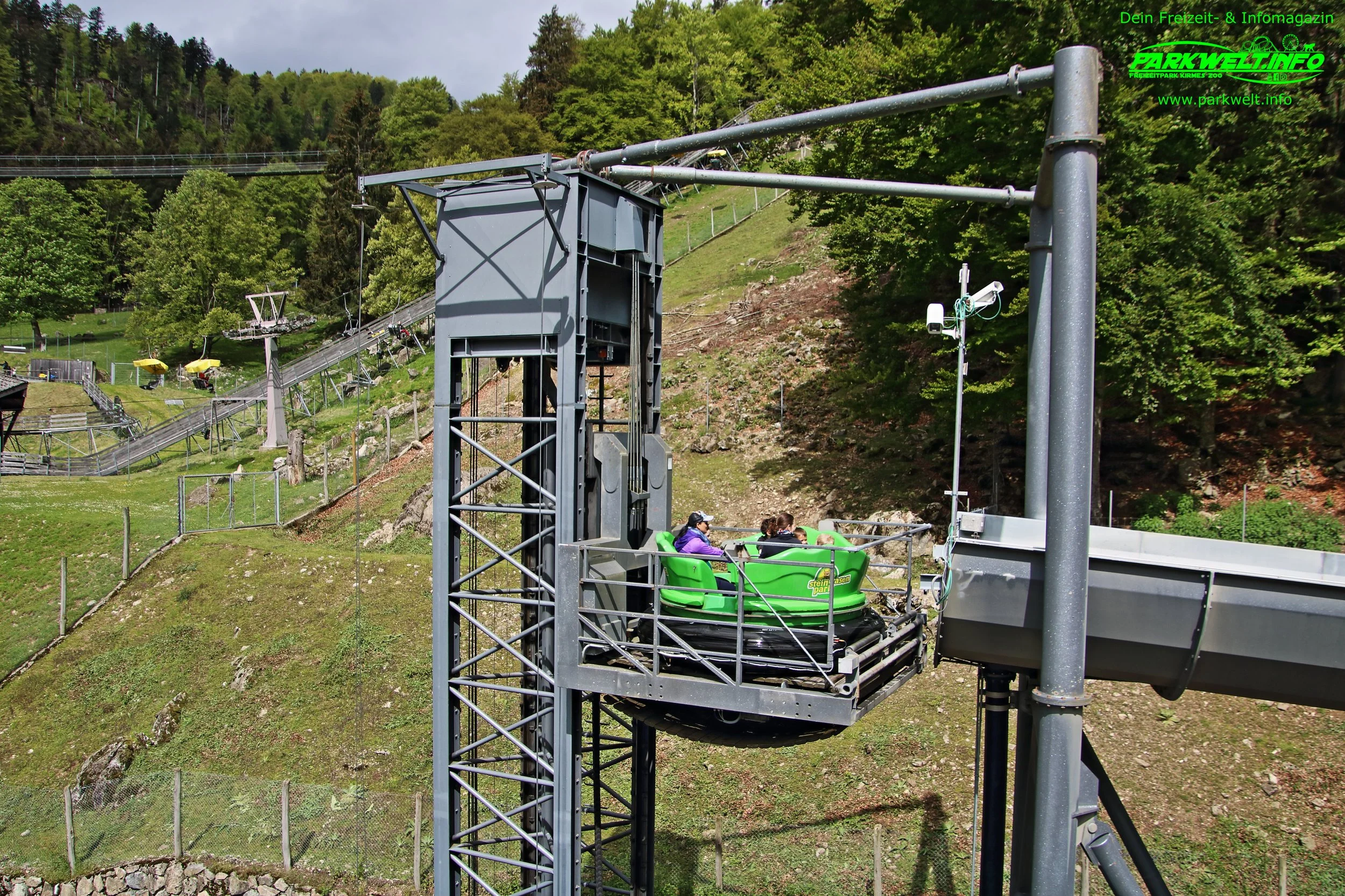Steinwasen Park Baden Württemberg Freizeitpark Themepark Wildpark  Oberried Attraktionen Fahrgeschäfte Achterbahn Rodelbahn Infos Info News Schwarzwald Seilbahn
